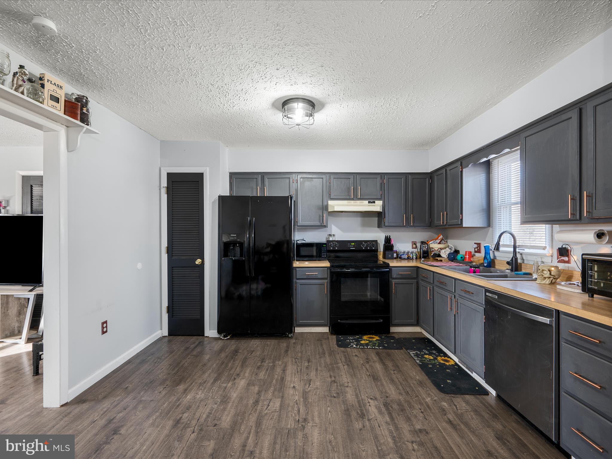 GREENBRIAR VILLAGE - Residential Lease