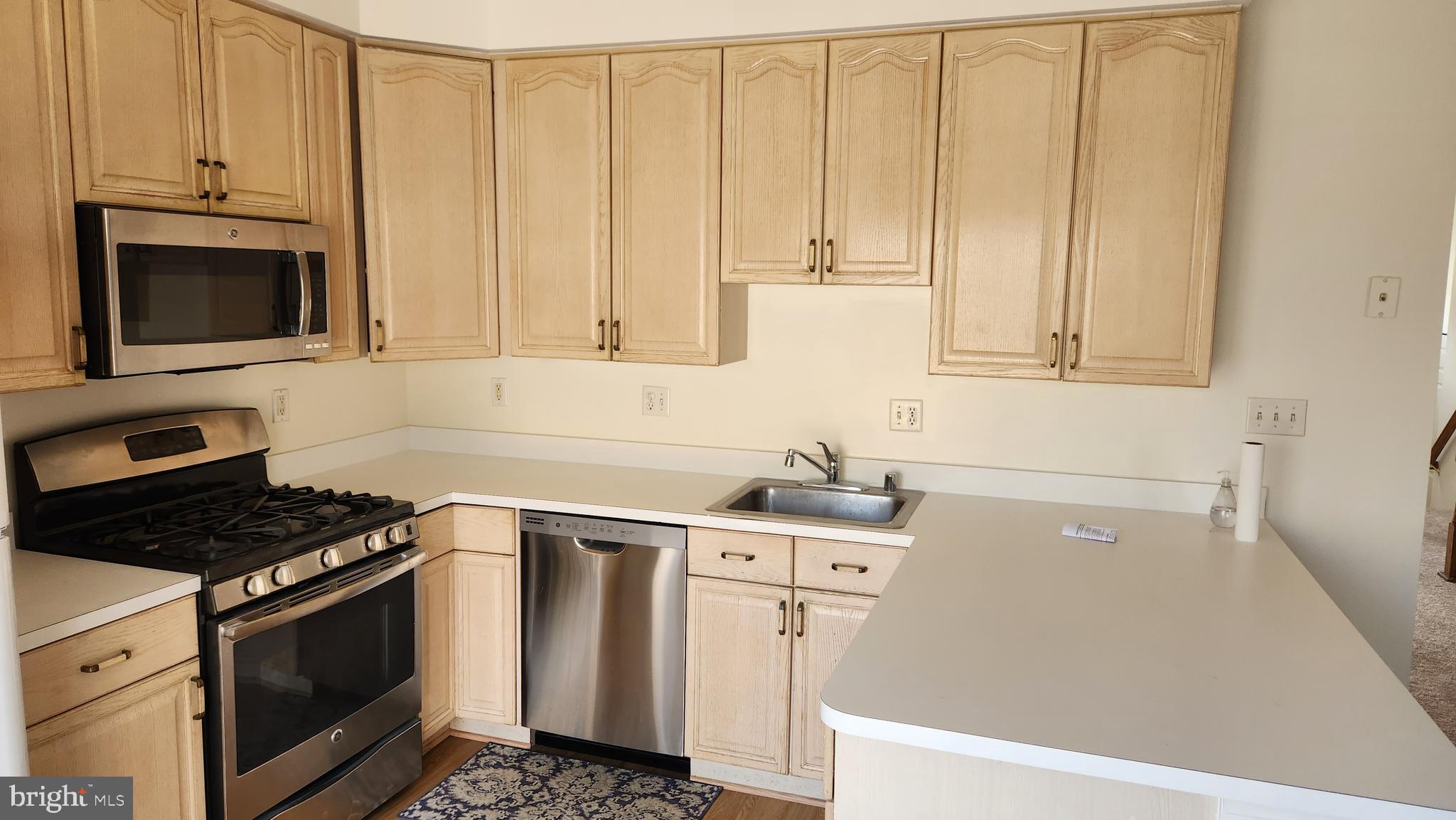 KINGSTOWNE - Residential Lease