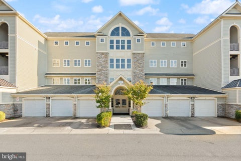 Photo of 1601 Ladue Court #203, WOODBRIDGE, VA 22191 (MLS # VAPW2131592)