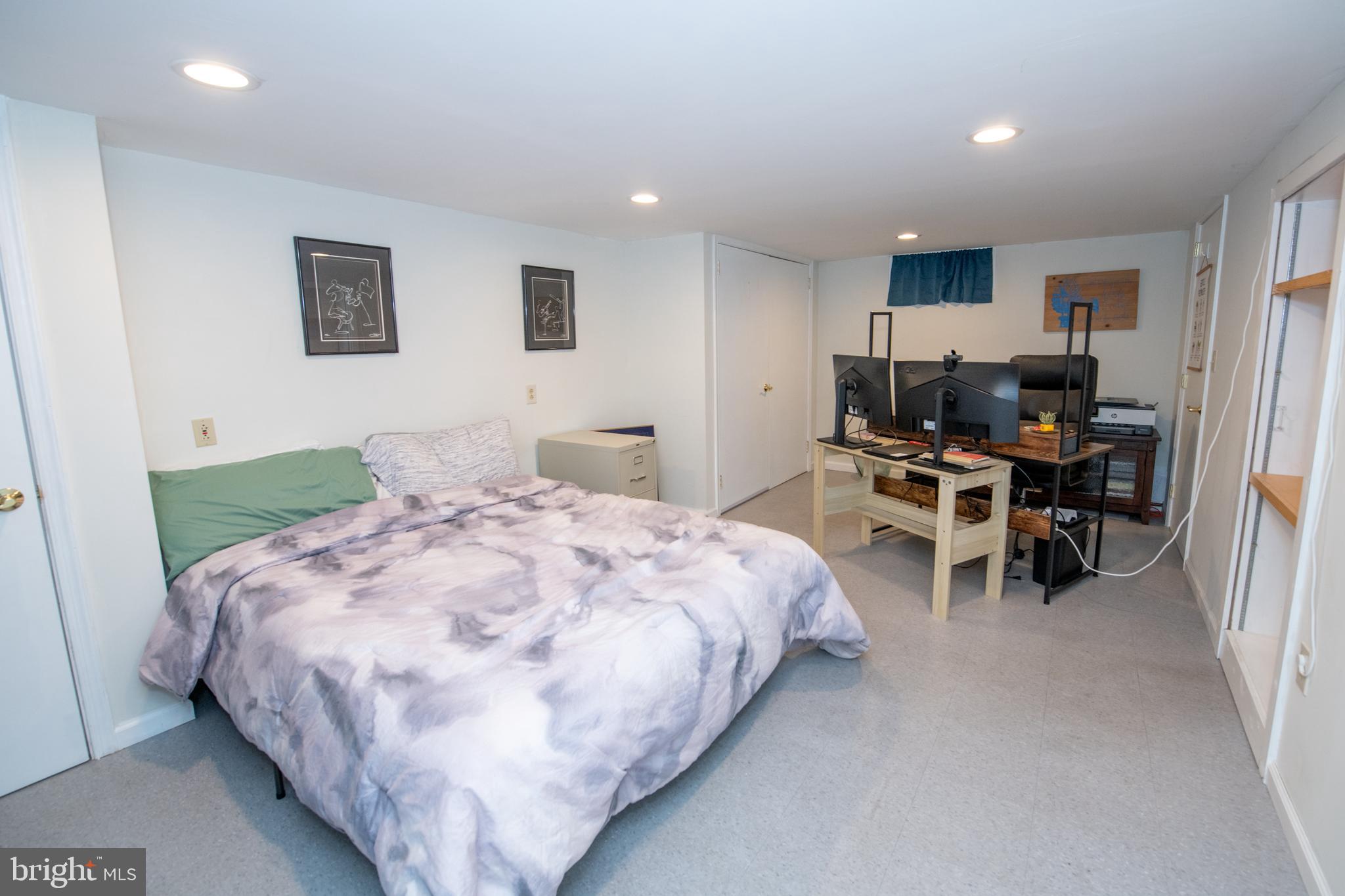 MEADOW BROOK - Residential
