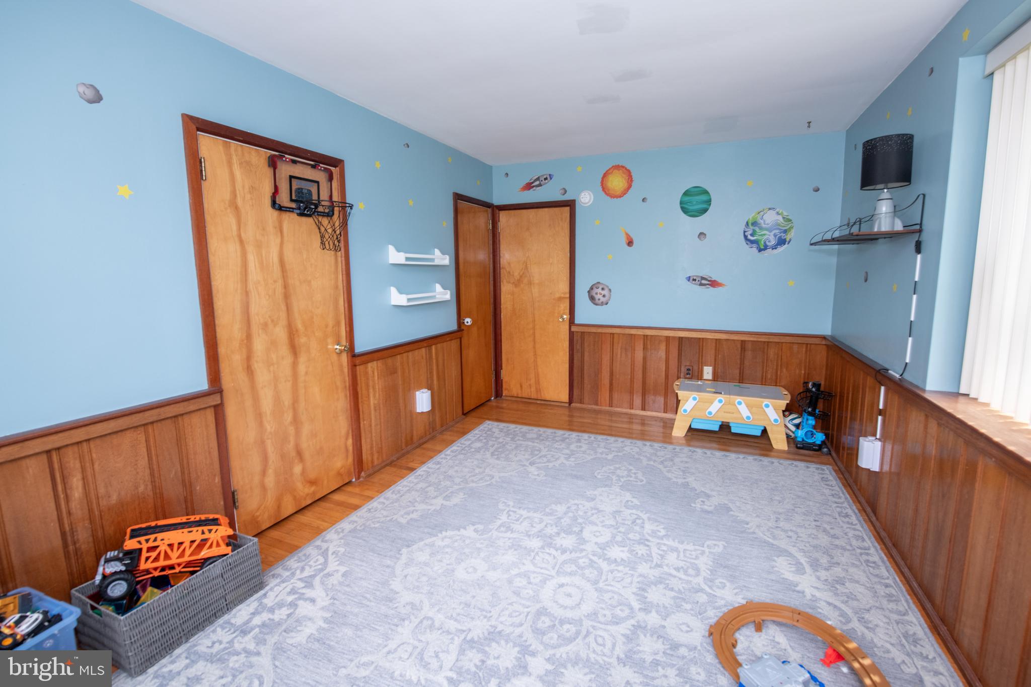 MEADOW BROOK - Residential