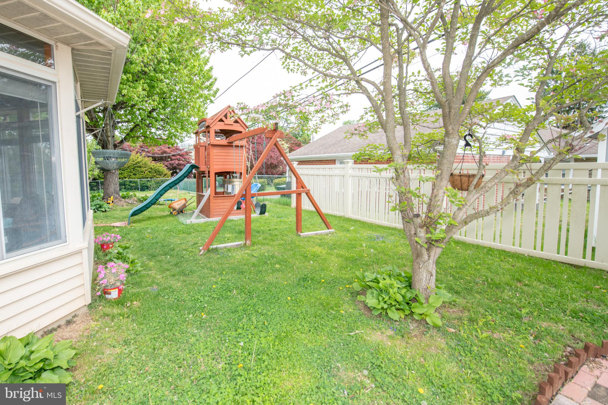 MEADOW BROOK - Residential