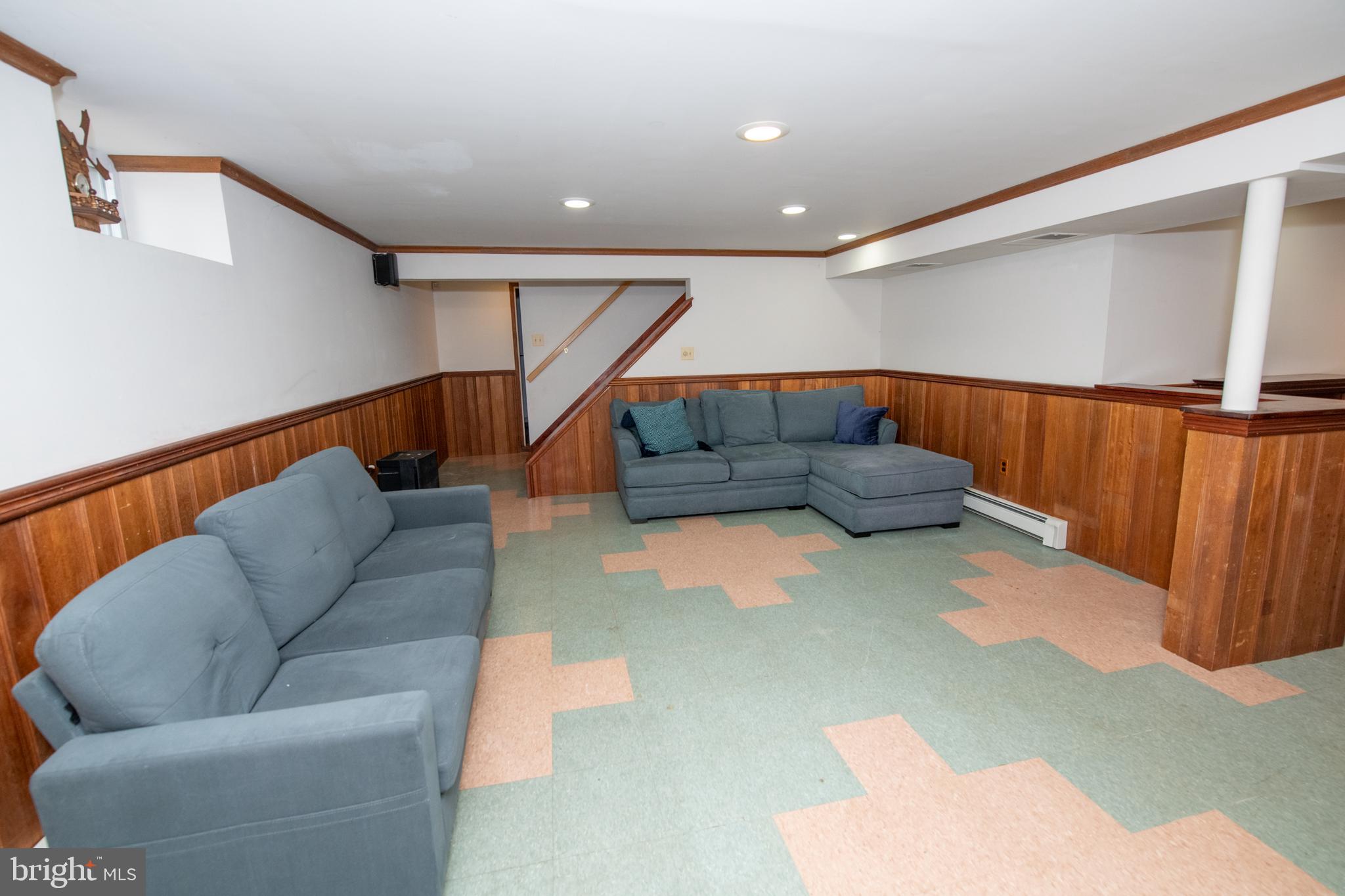 MEADOW BROOK - Residential