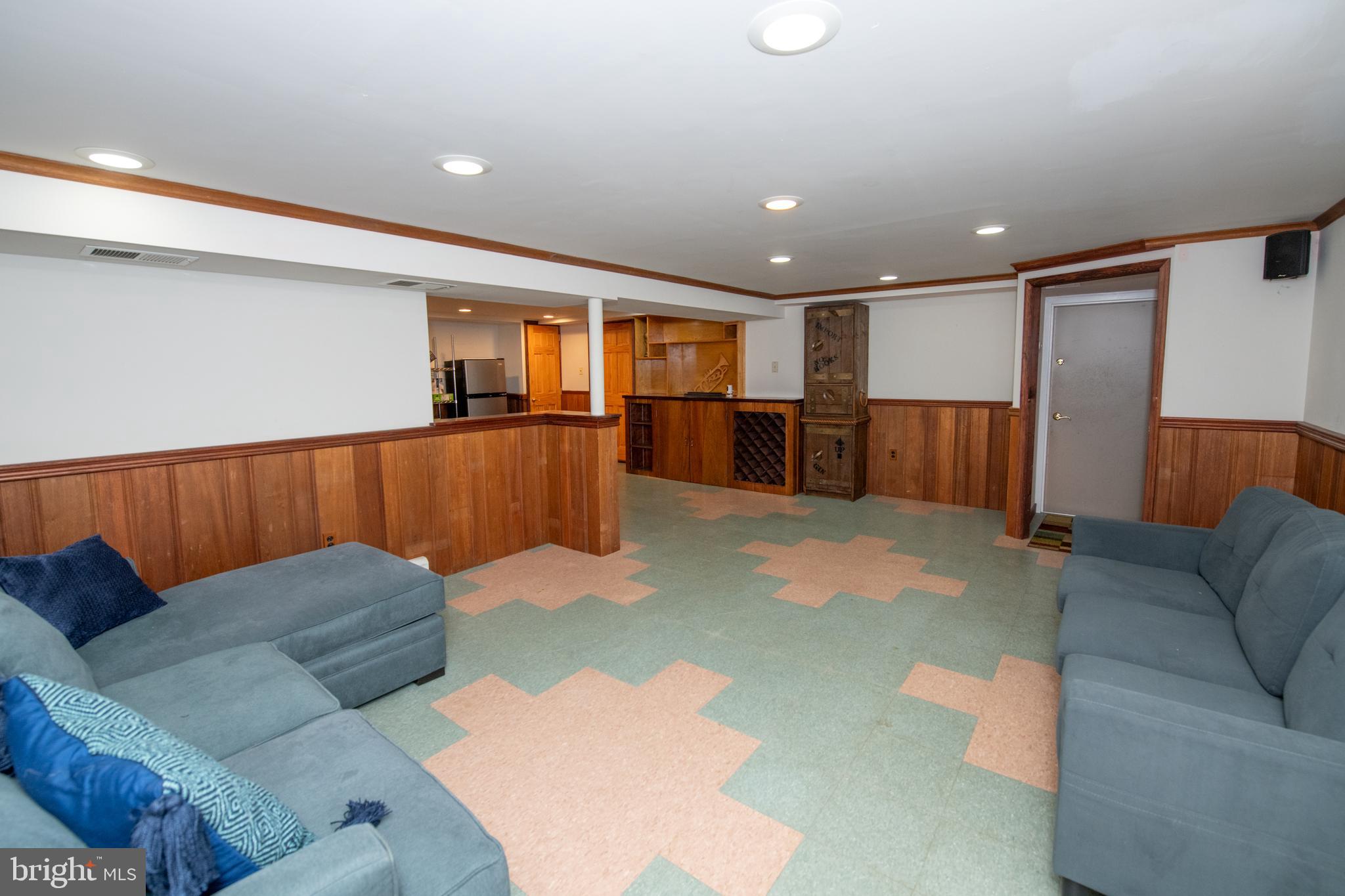 MEADOW BROOK - Residential