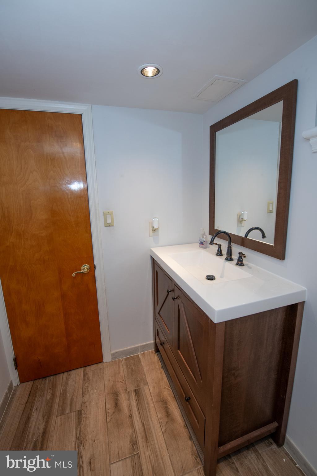 MEADOW BROOK - Residential