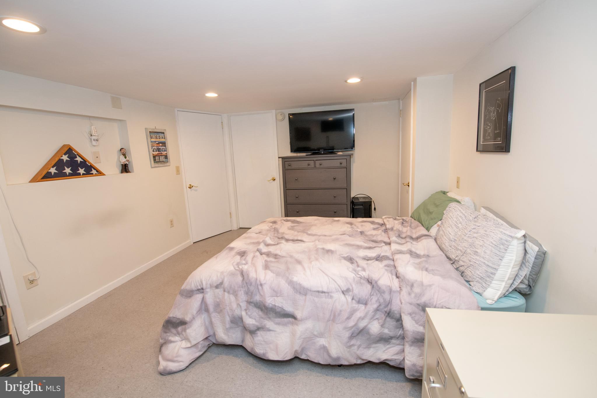 MEADOW BROOK - Residential