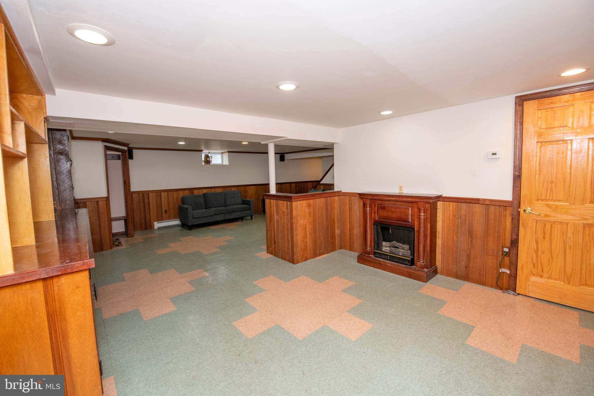 MEADOW BROOK - Residential
