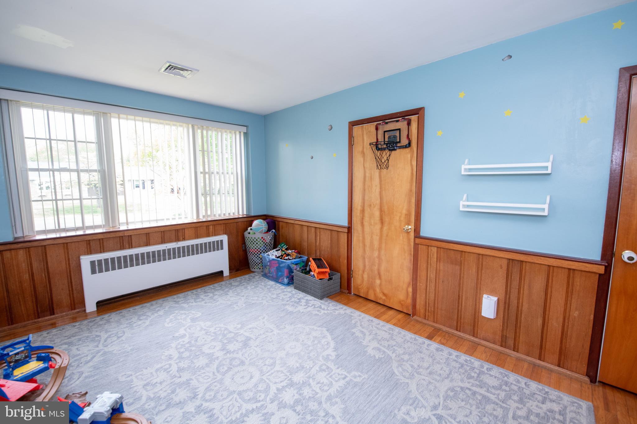 MEADOW BROOK - Residential