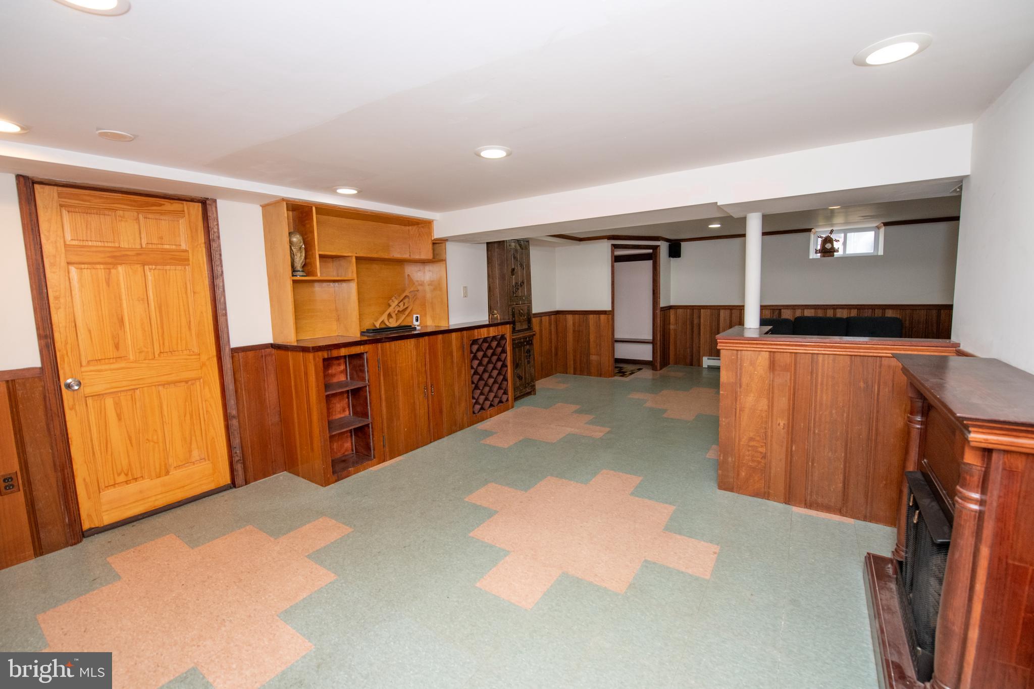 MEADOW BROOK - Residential
