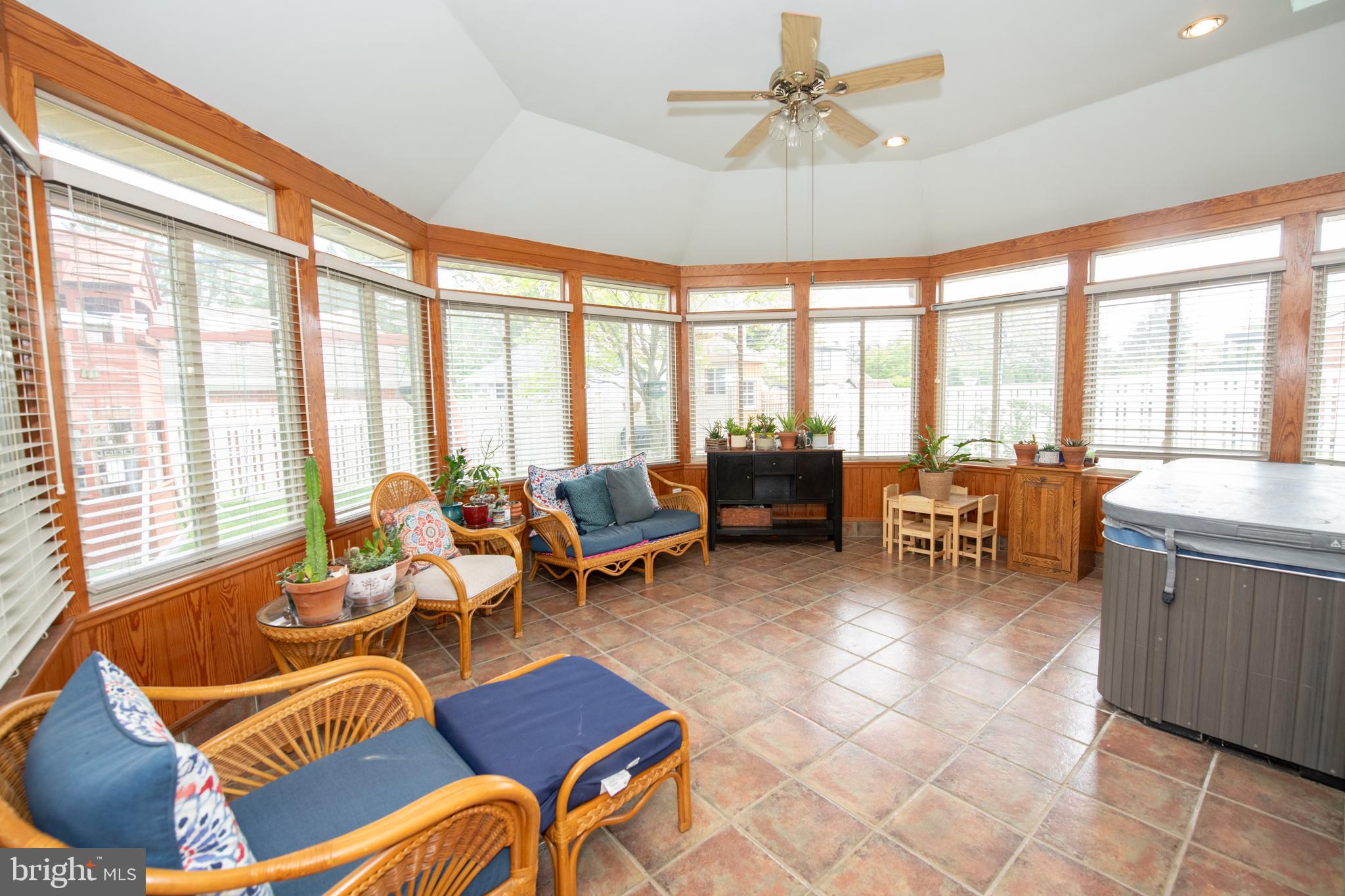 MEADOW BROOK - Residential