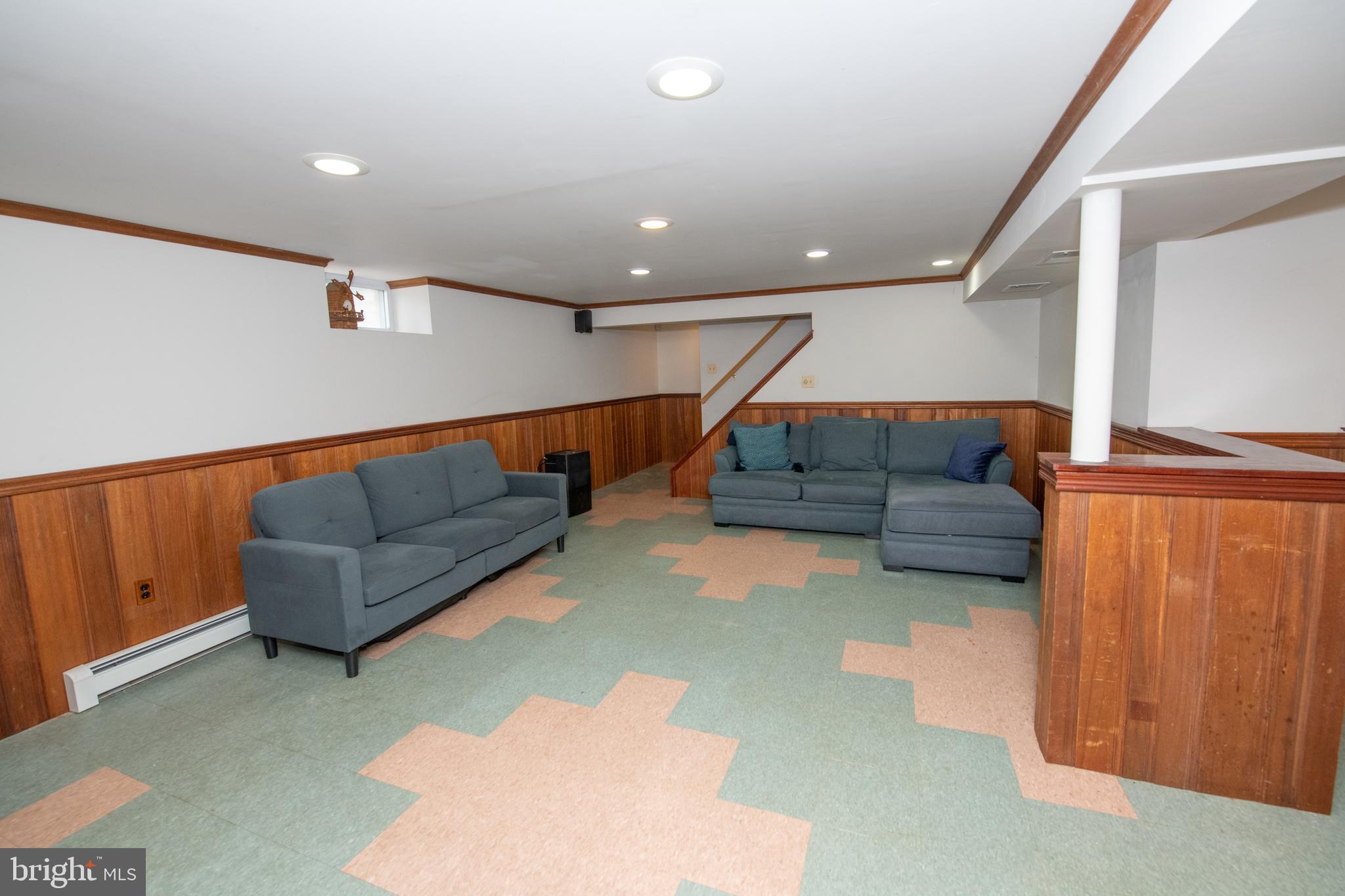MEADOW BROOK - Residential