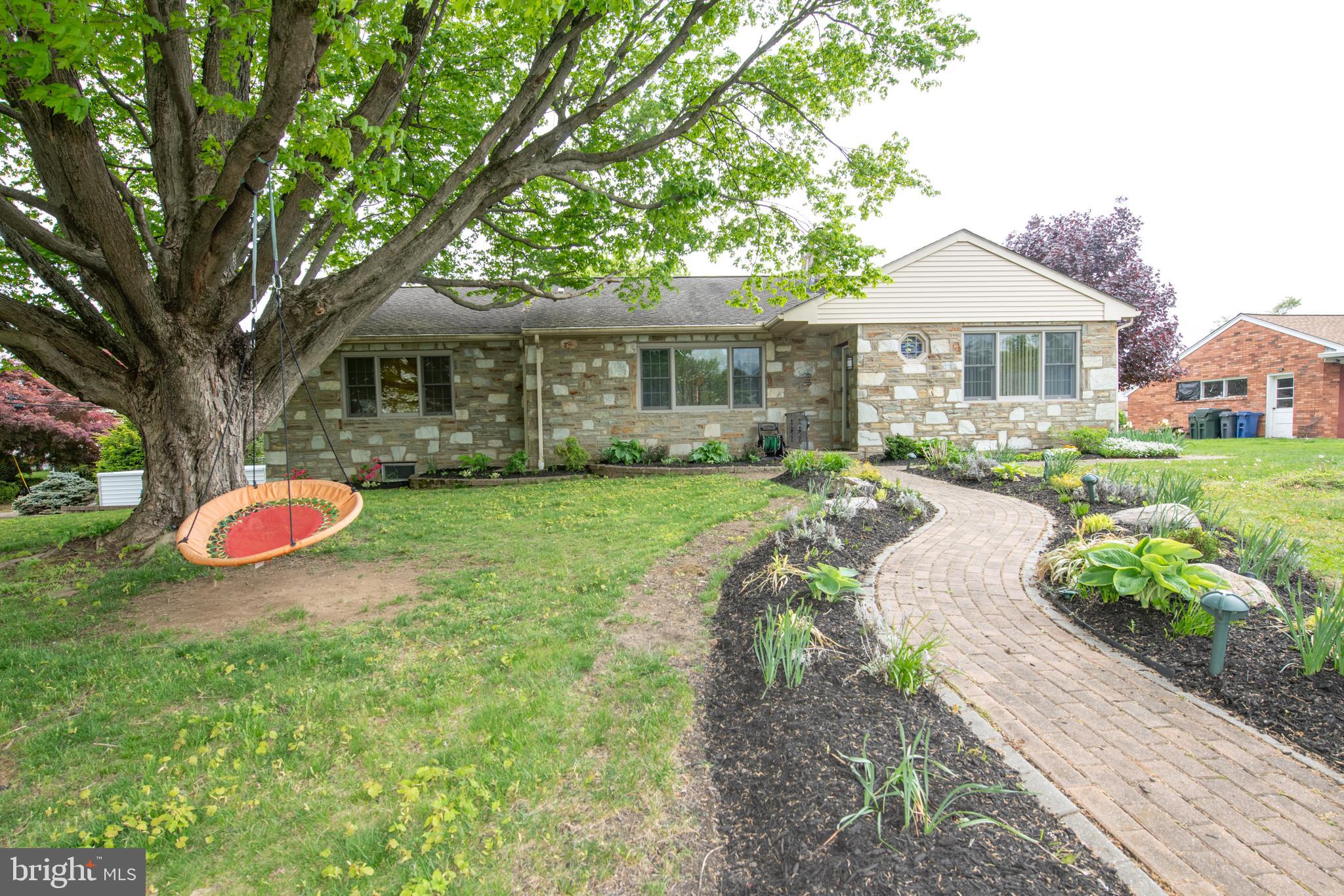 MEADOW BROOK - Residential