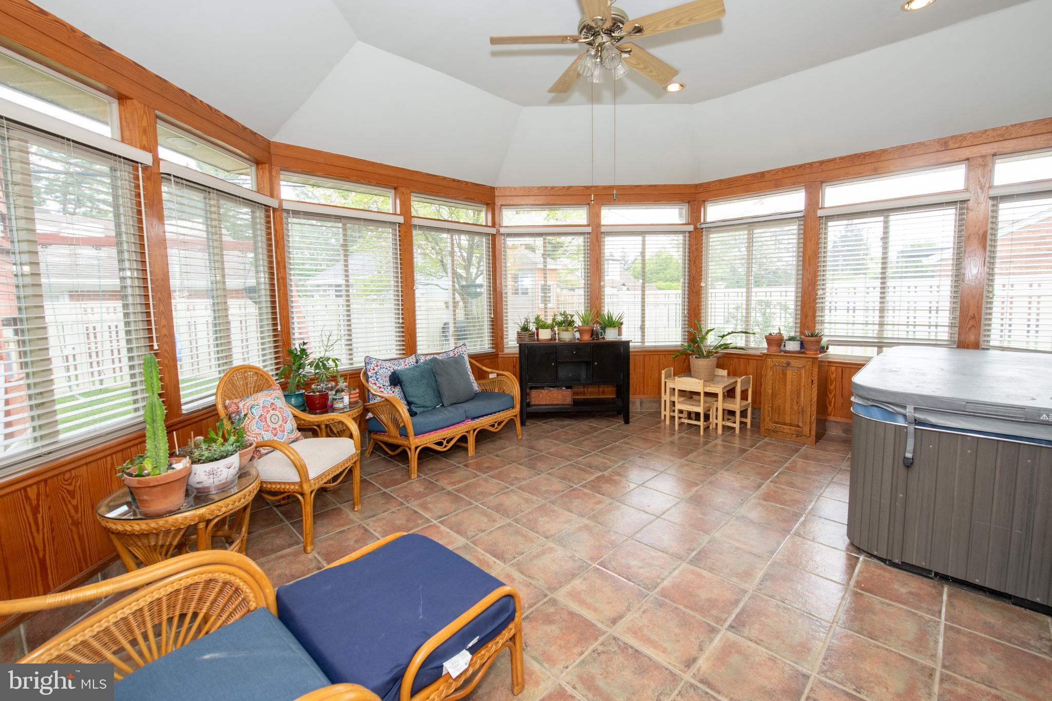 MEADOW BROOK - Residential