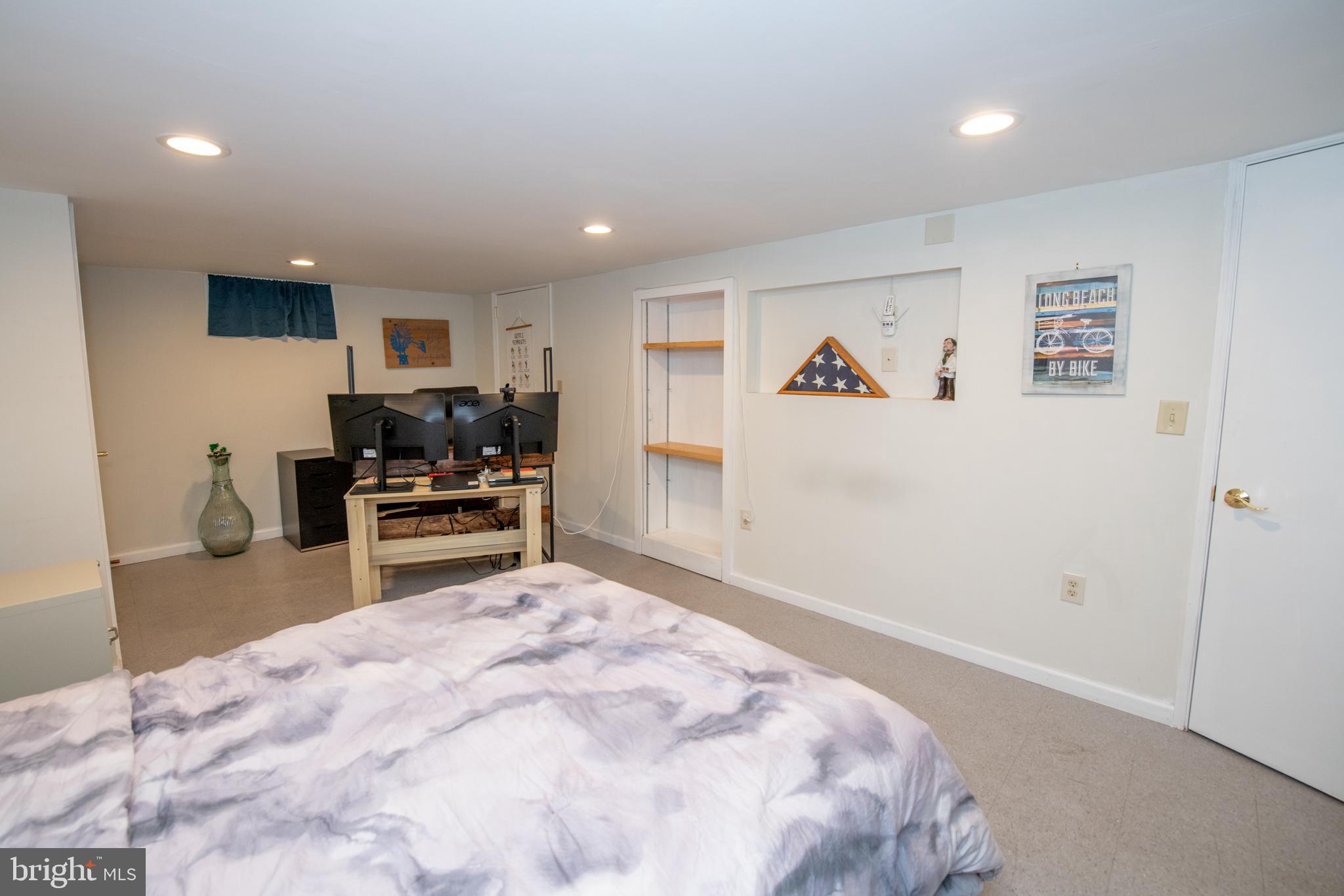 MEADOW BROOK - Residential