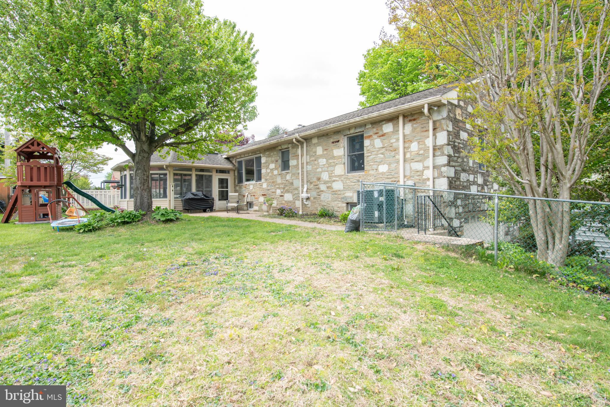 MEADOW BROOK - Residential
