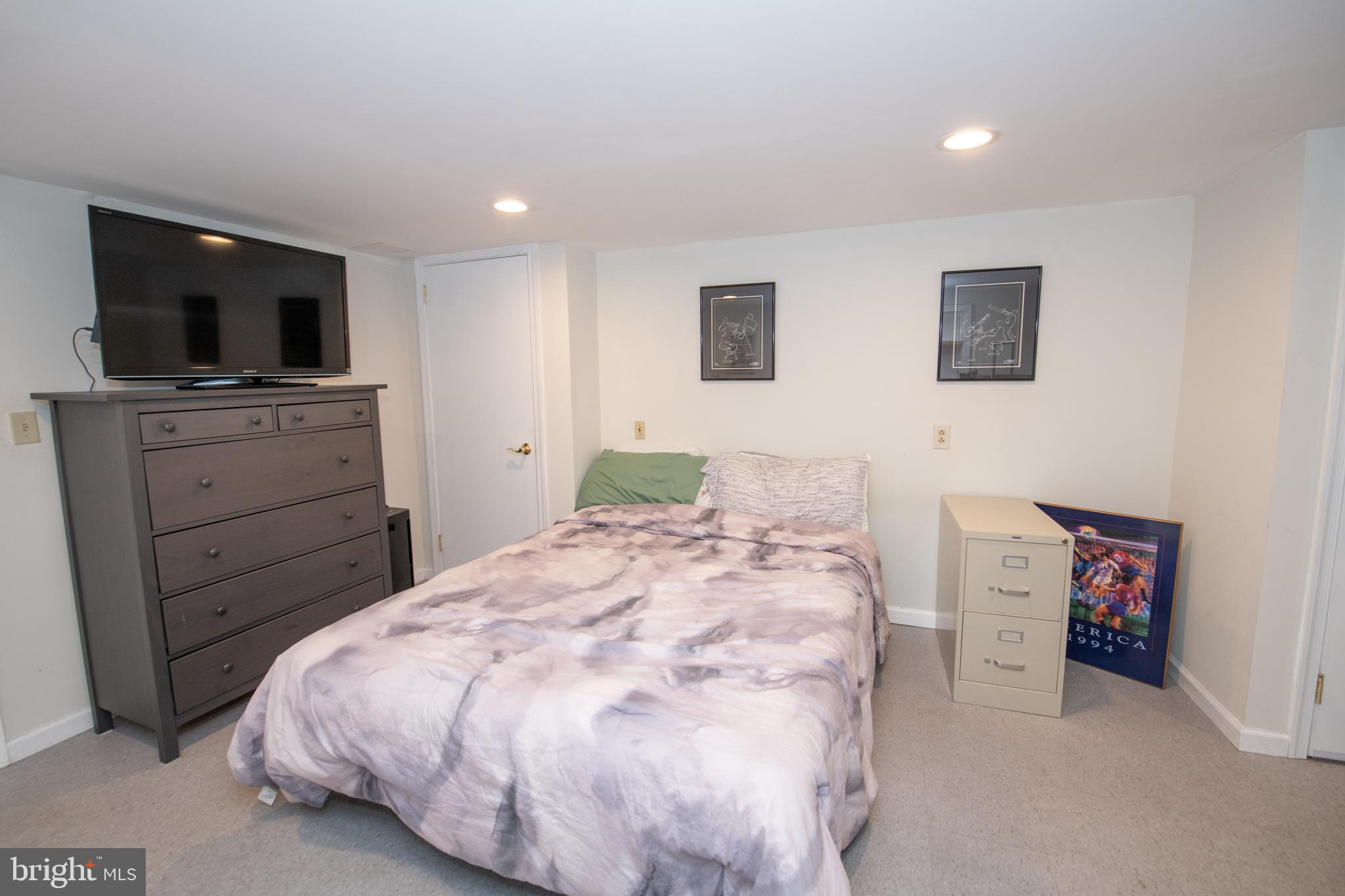 MEADOW BROOK - Residential