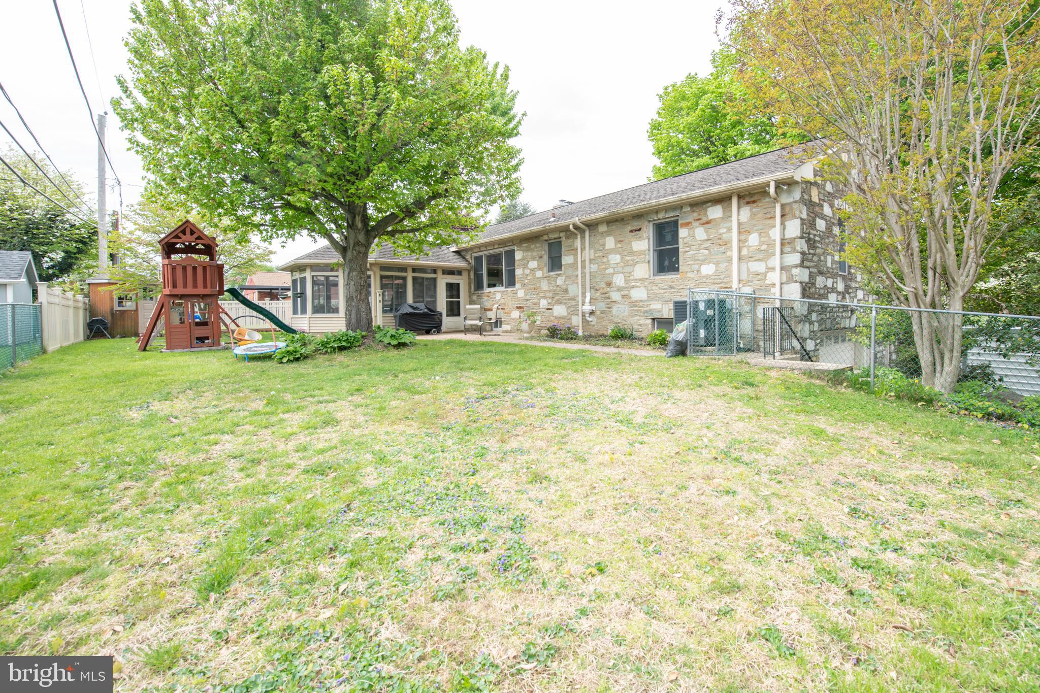MEADOW BROOK - Residential