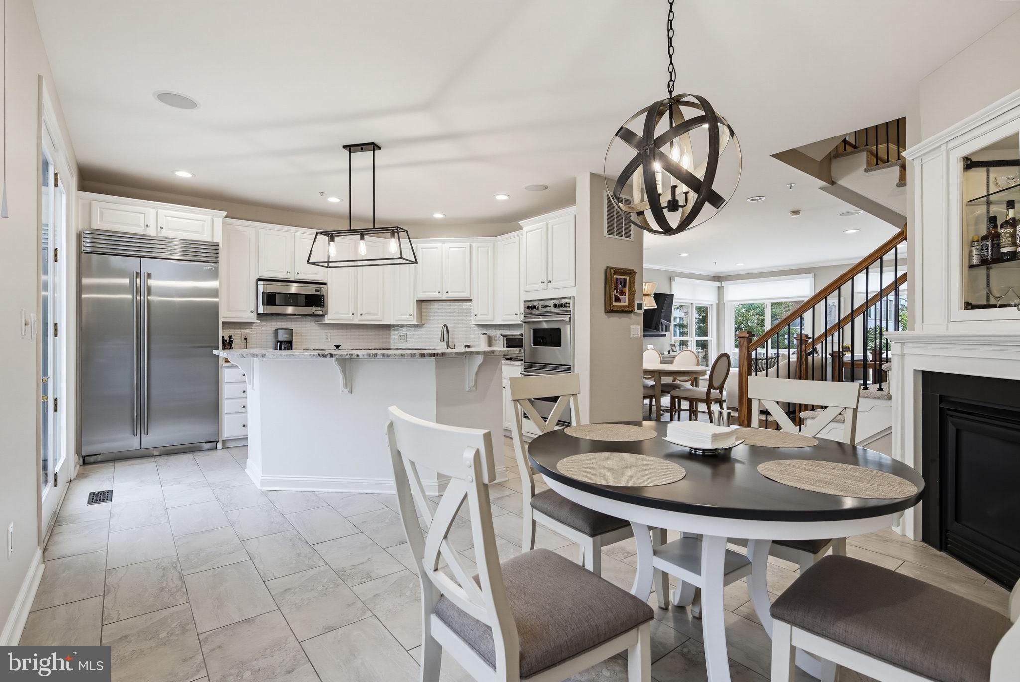 1232 HARBOR ISLAND WALK