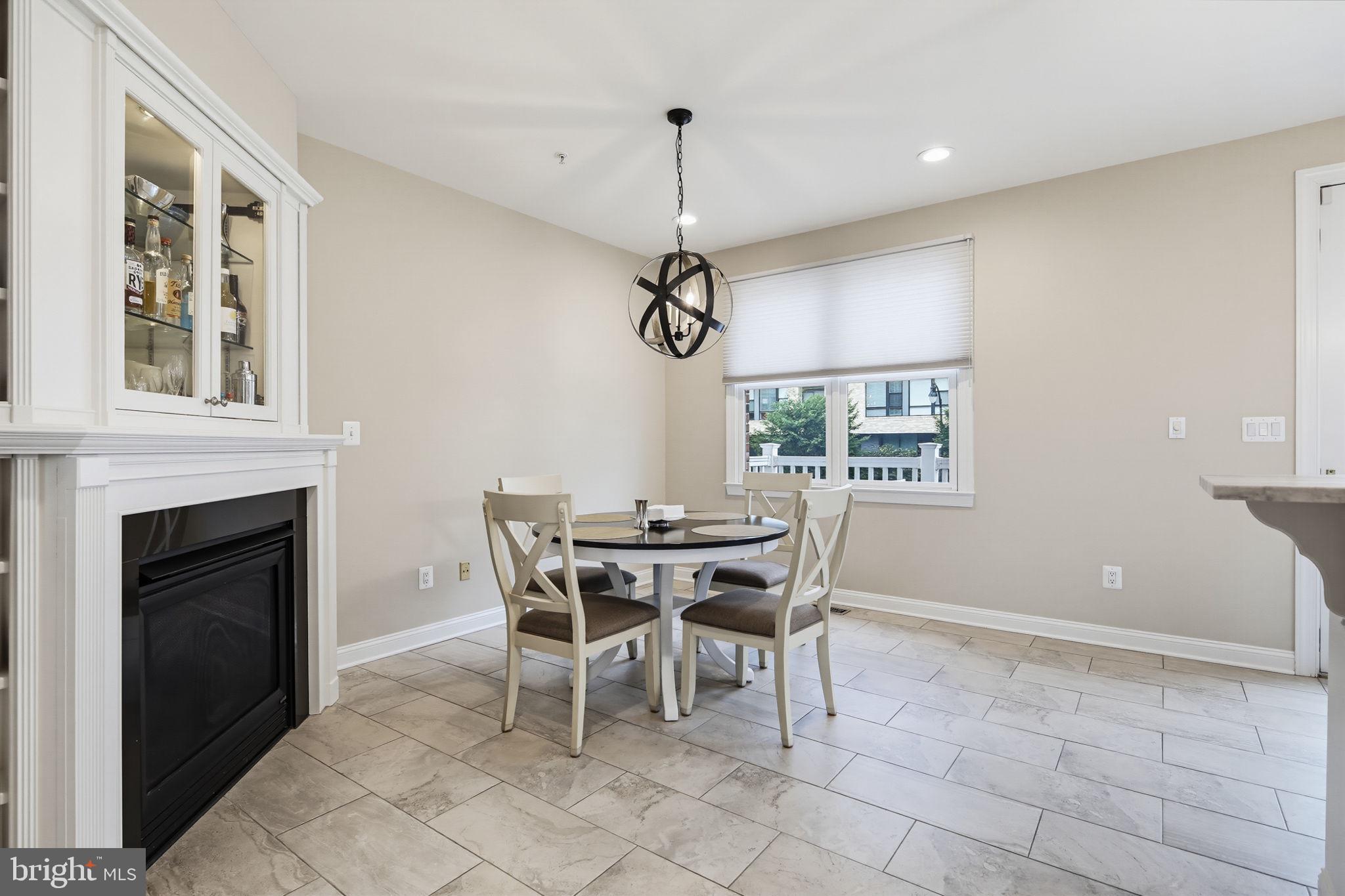 1232 HARBOR ISLAND WALK