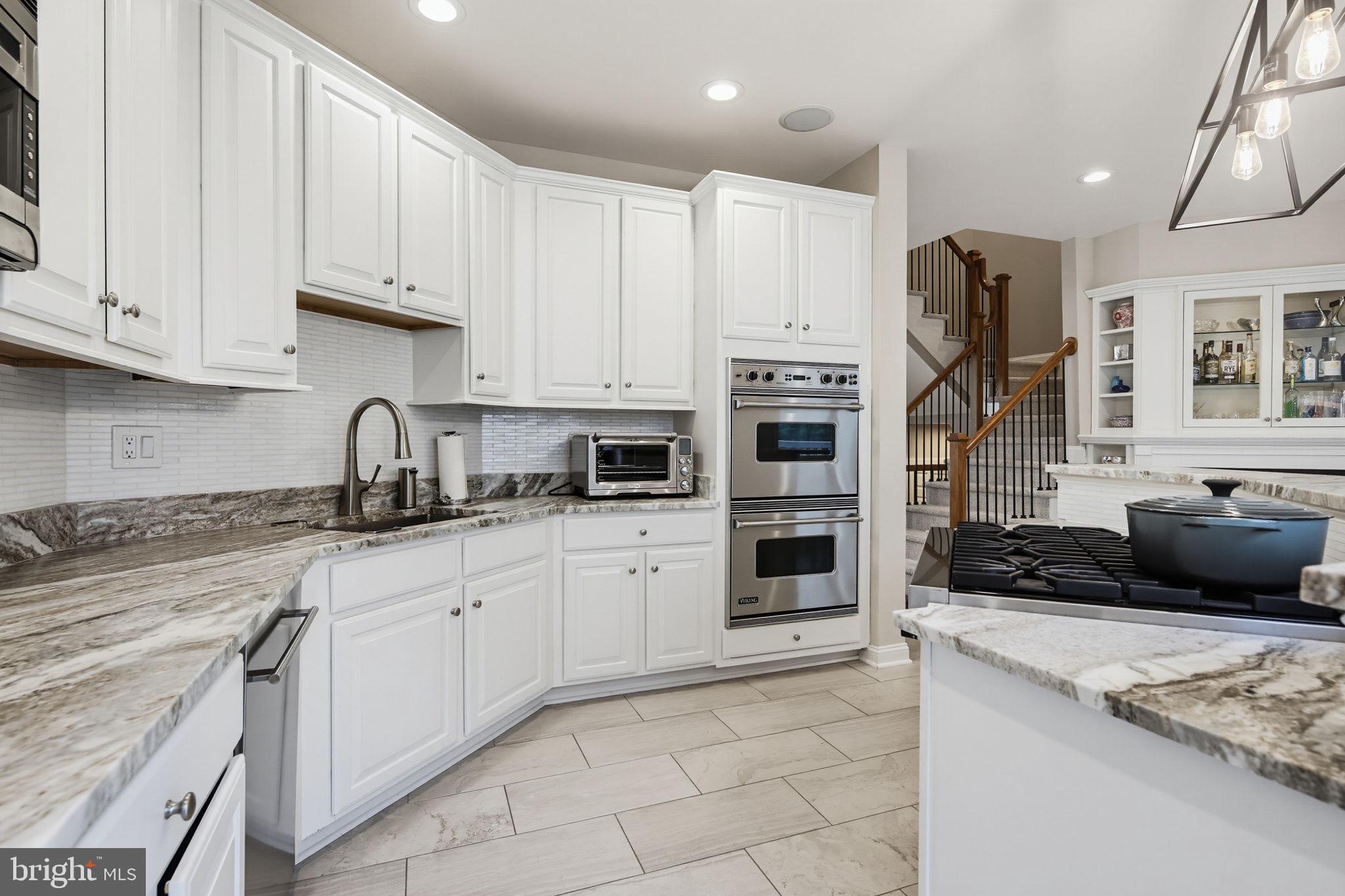 1232 HARBOR ISLAND WALK