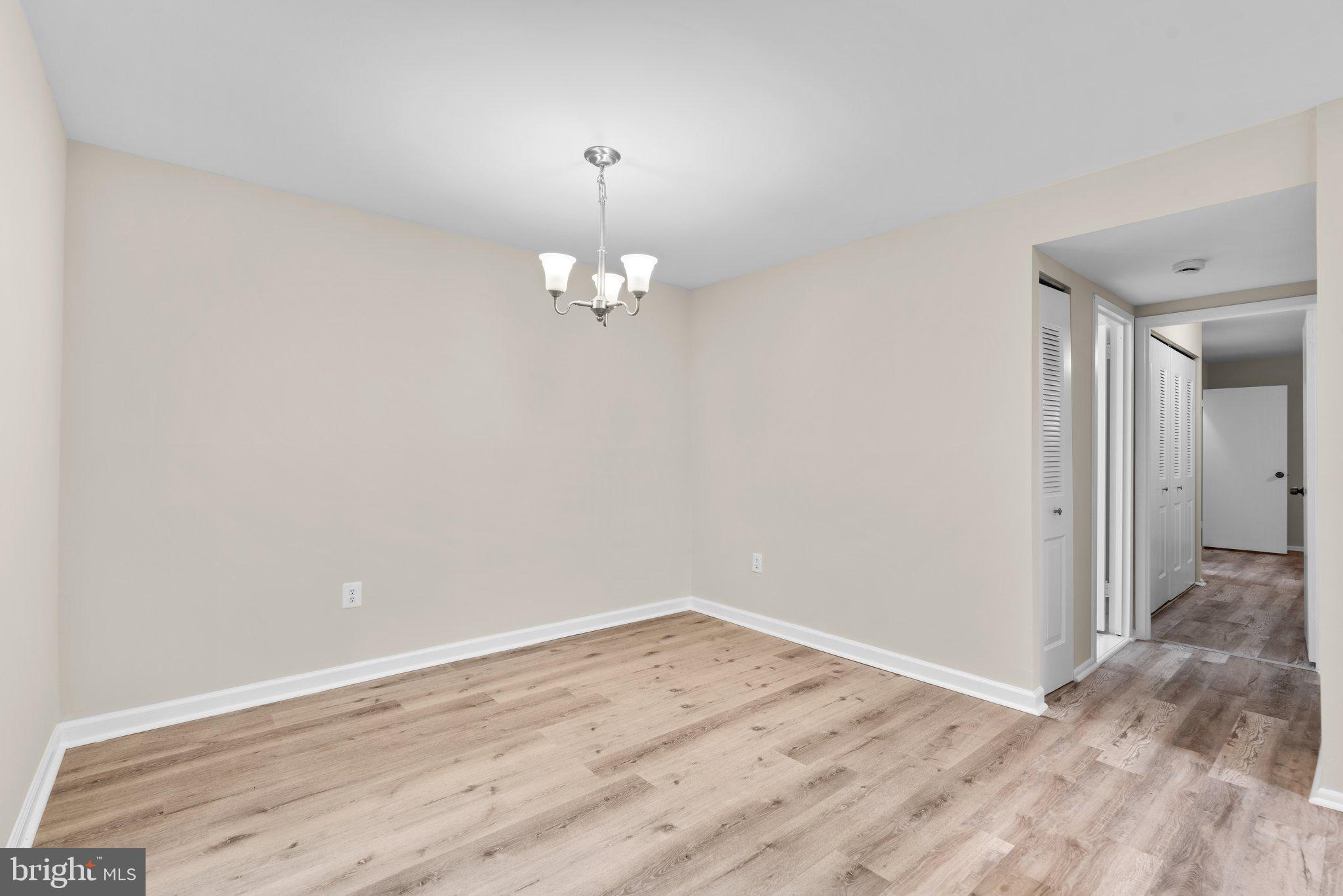 HYDE PARK - Residential