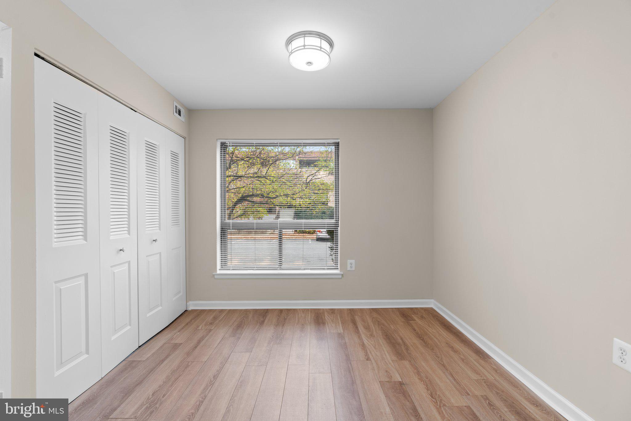 HYDE PARK - Residential