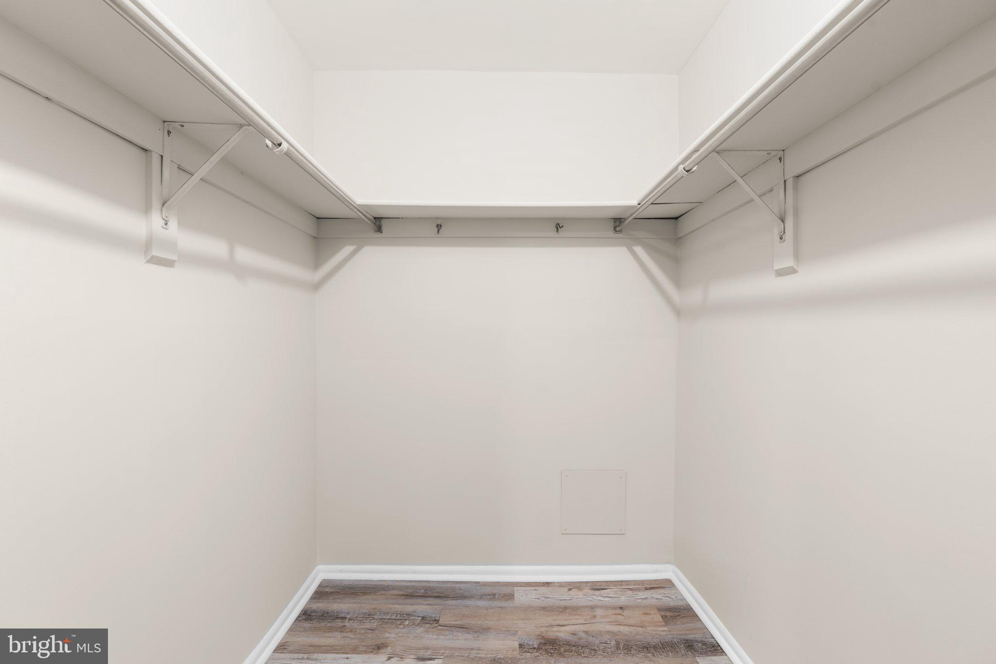 HYDE PARK - Residential