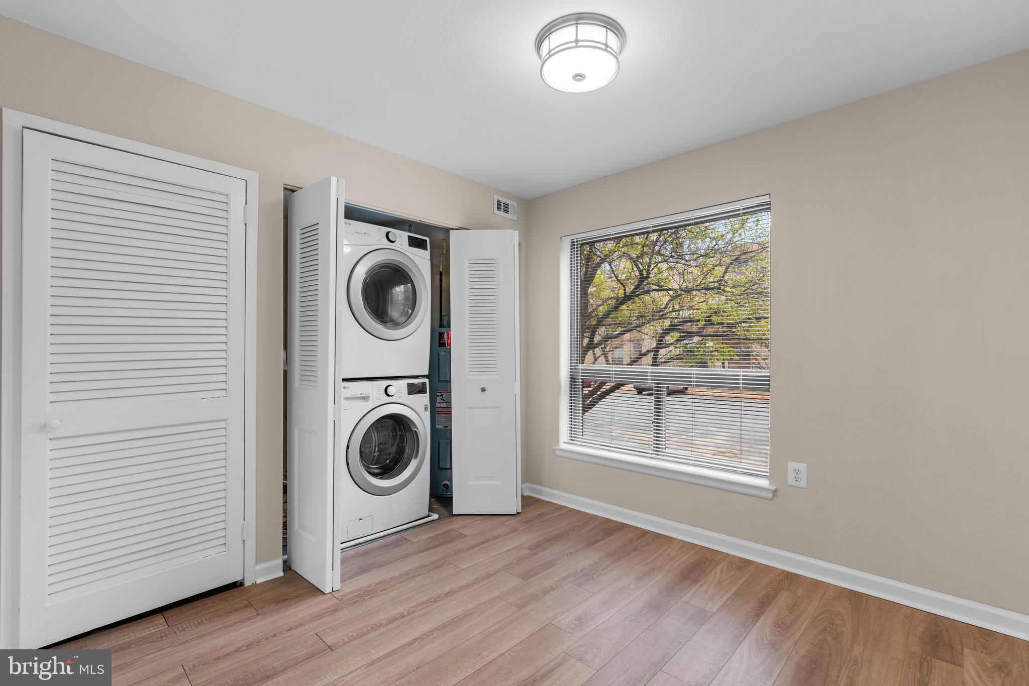 HYDE PARK - Residential