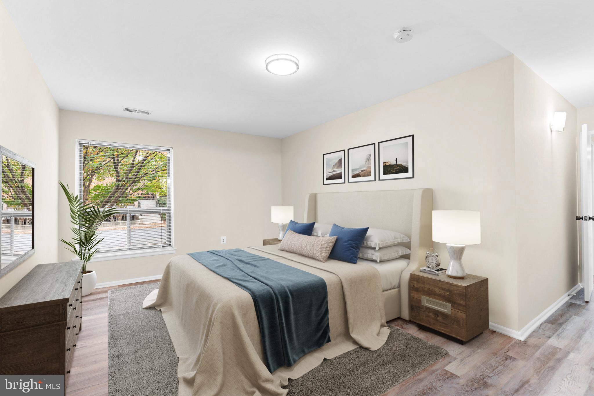 HYDE PARK - Residential