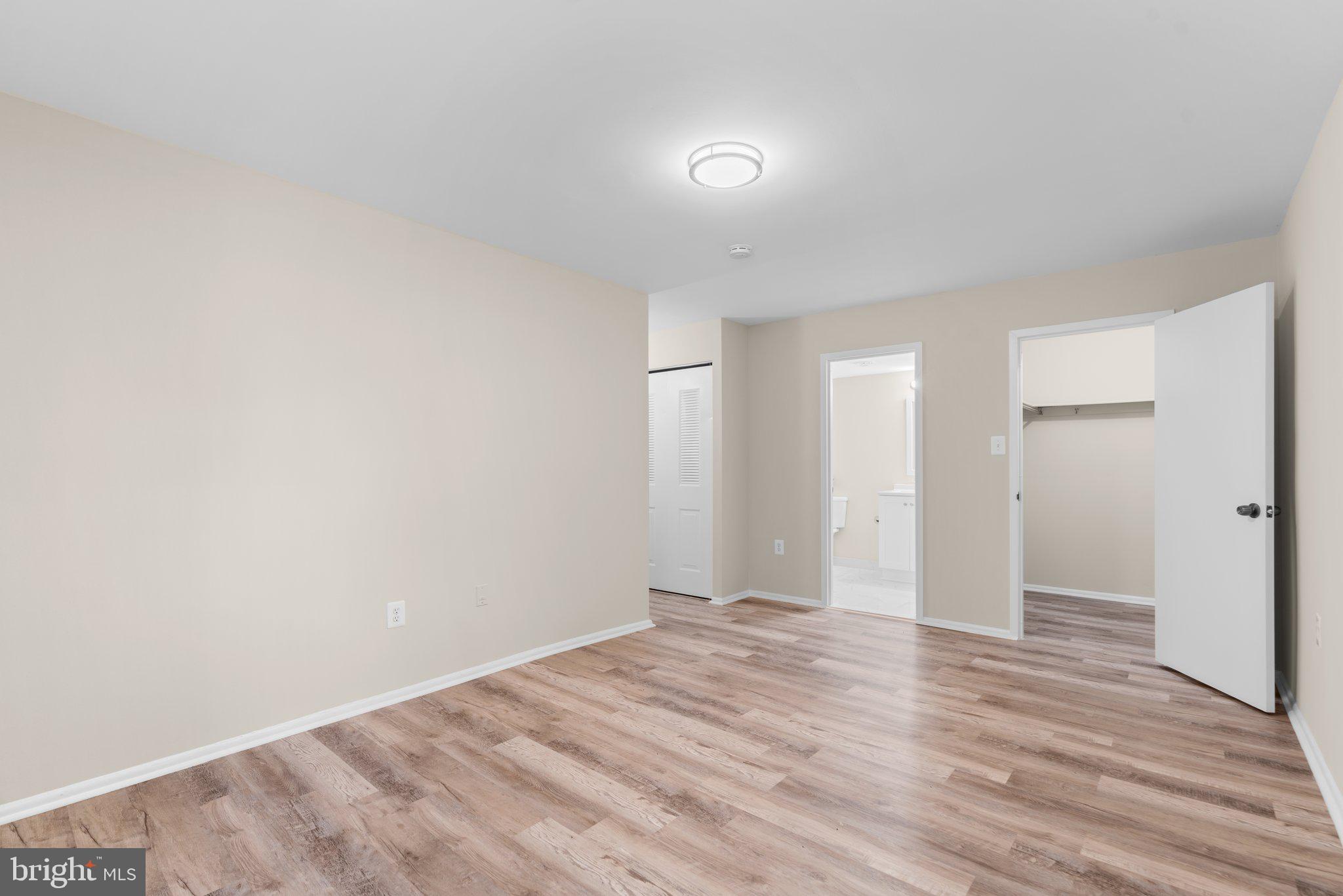 HYDE PARK - Residential