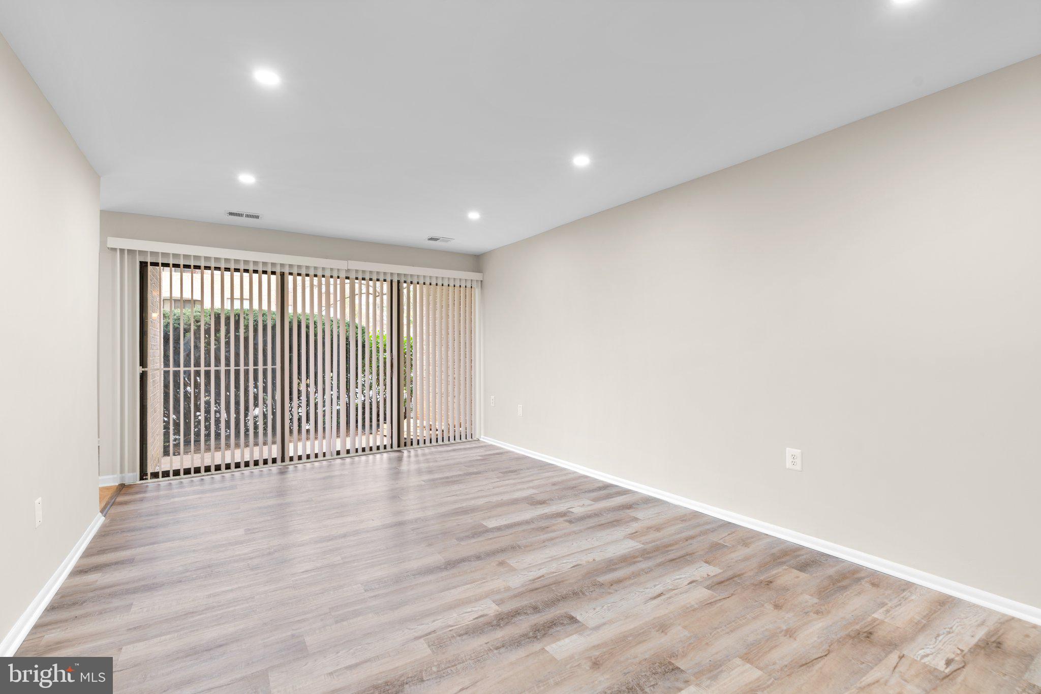 HYDE PARK - Residential