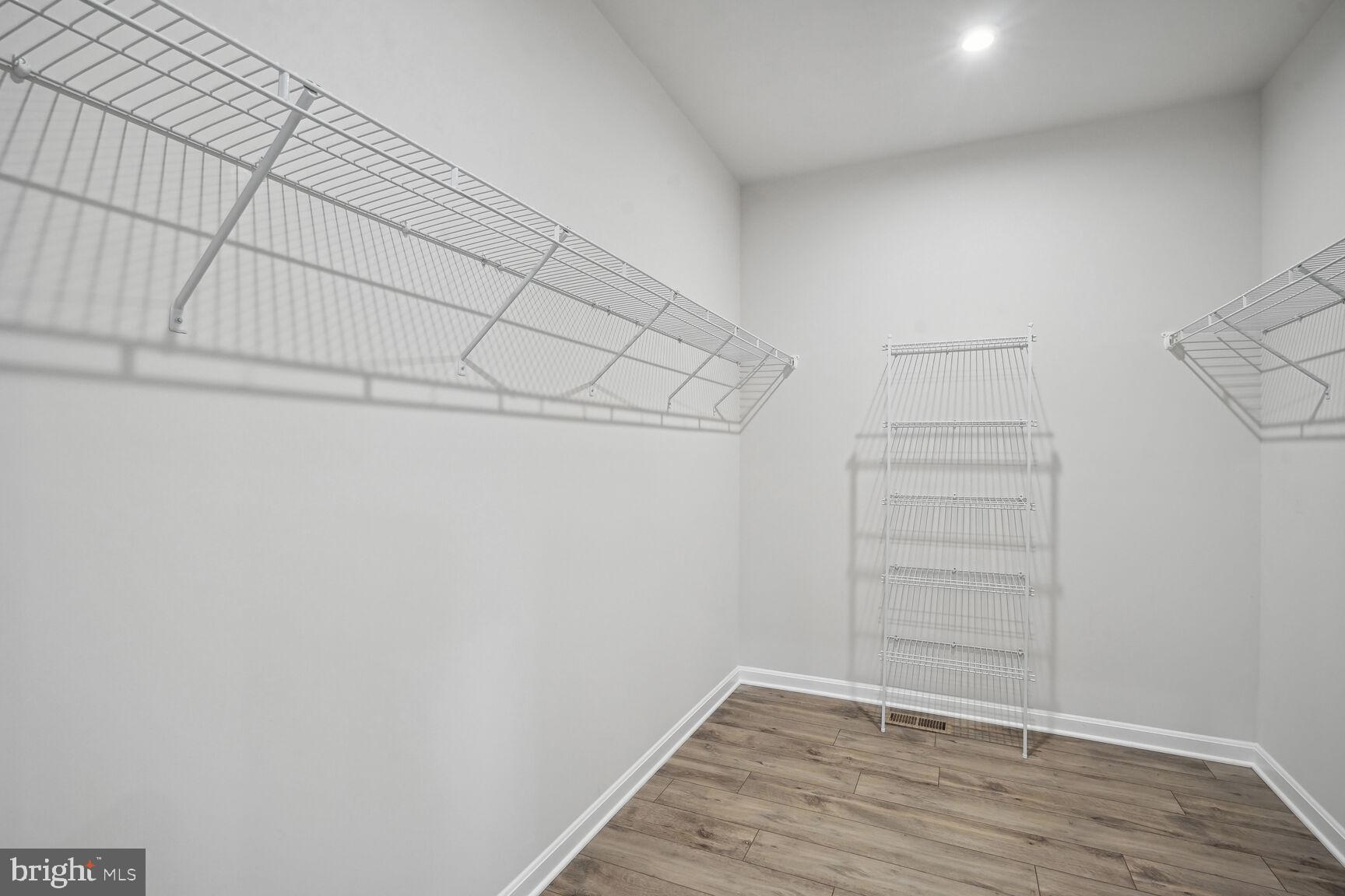 HAMPTON RUN - Residential