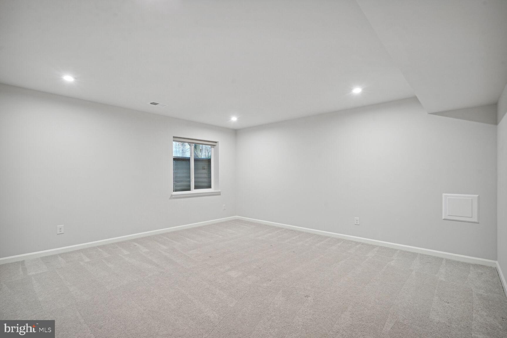 HAMPTON RUN - Residential