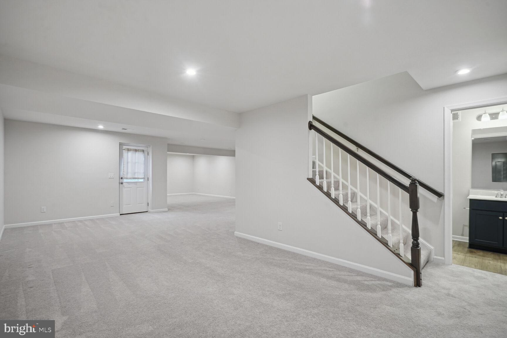 HAMPTON RUN - Residential