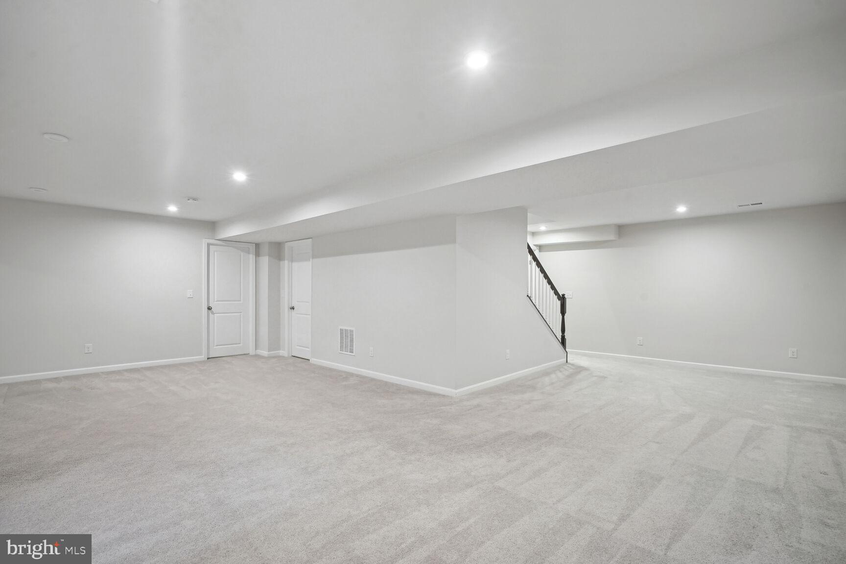 HAMPTON RUN - Residential