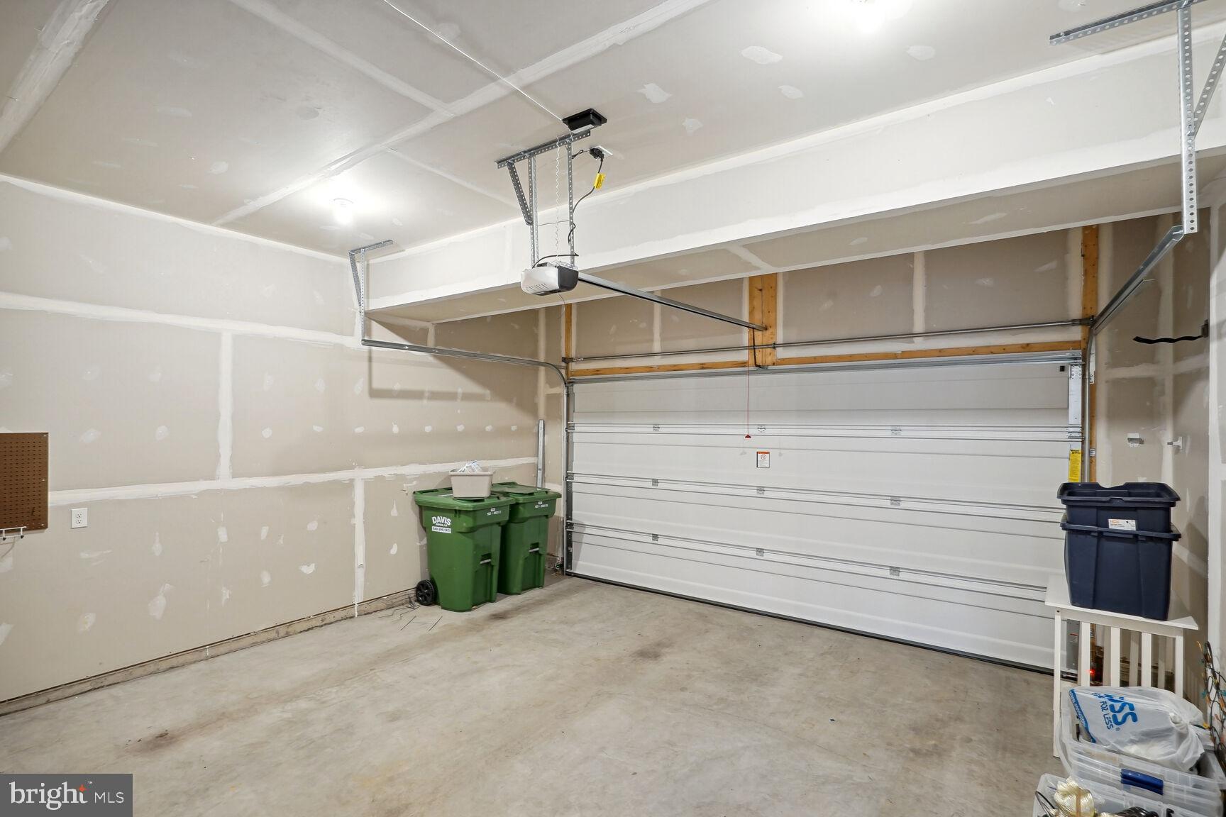 HAMPTON RUN - Residential