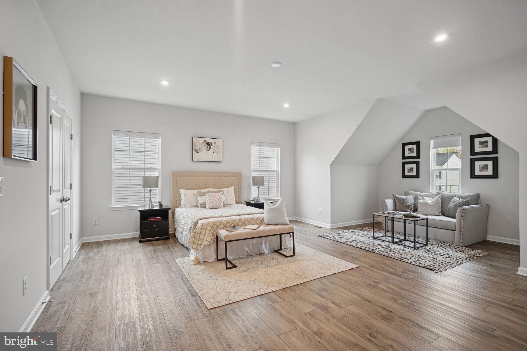 HAMPTON RUN - Residential