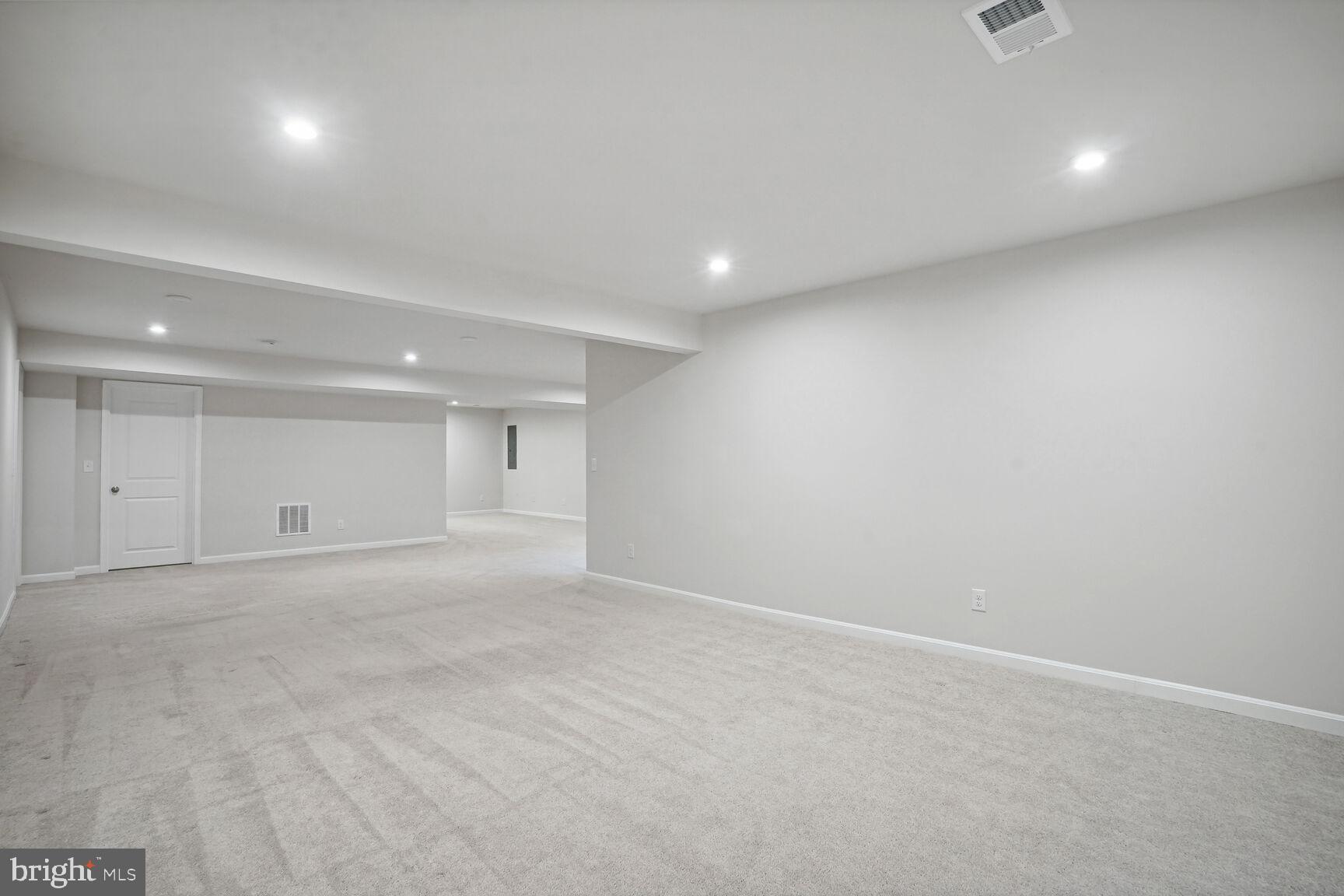 HAMPTON RUN - Residential