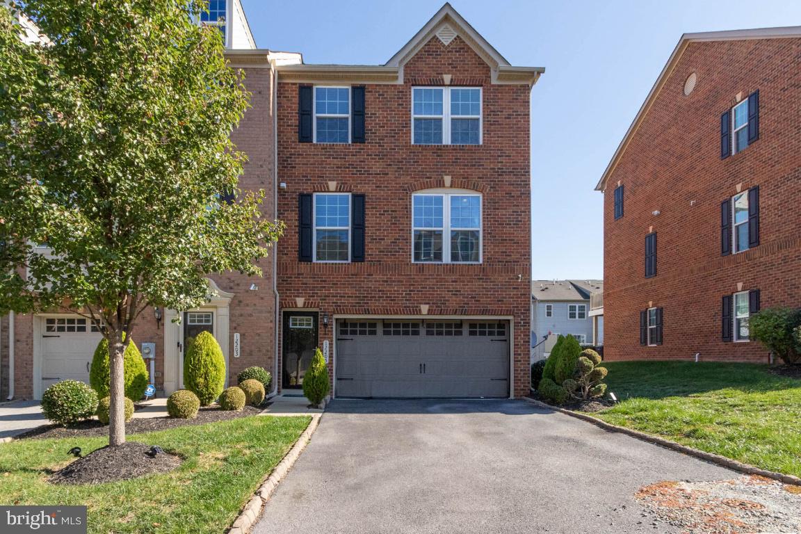 ADAMS CROSSING - Residential