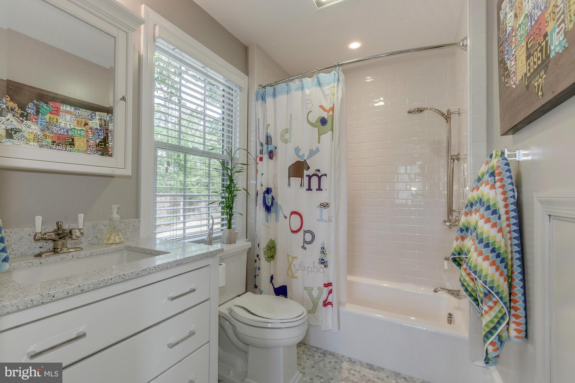 COUNTRY CLUB HILLS - Residential