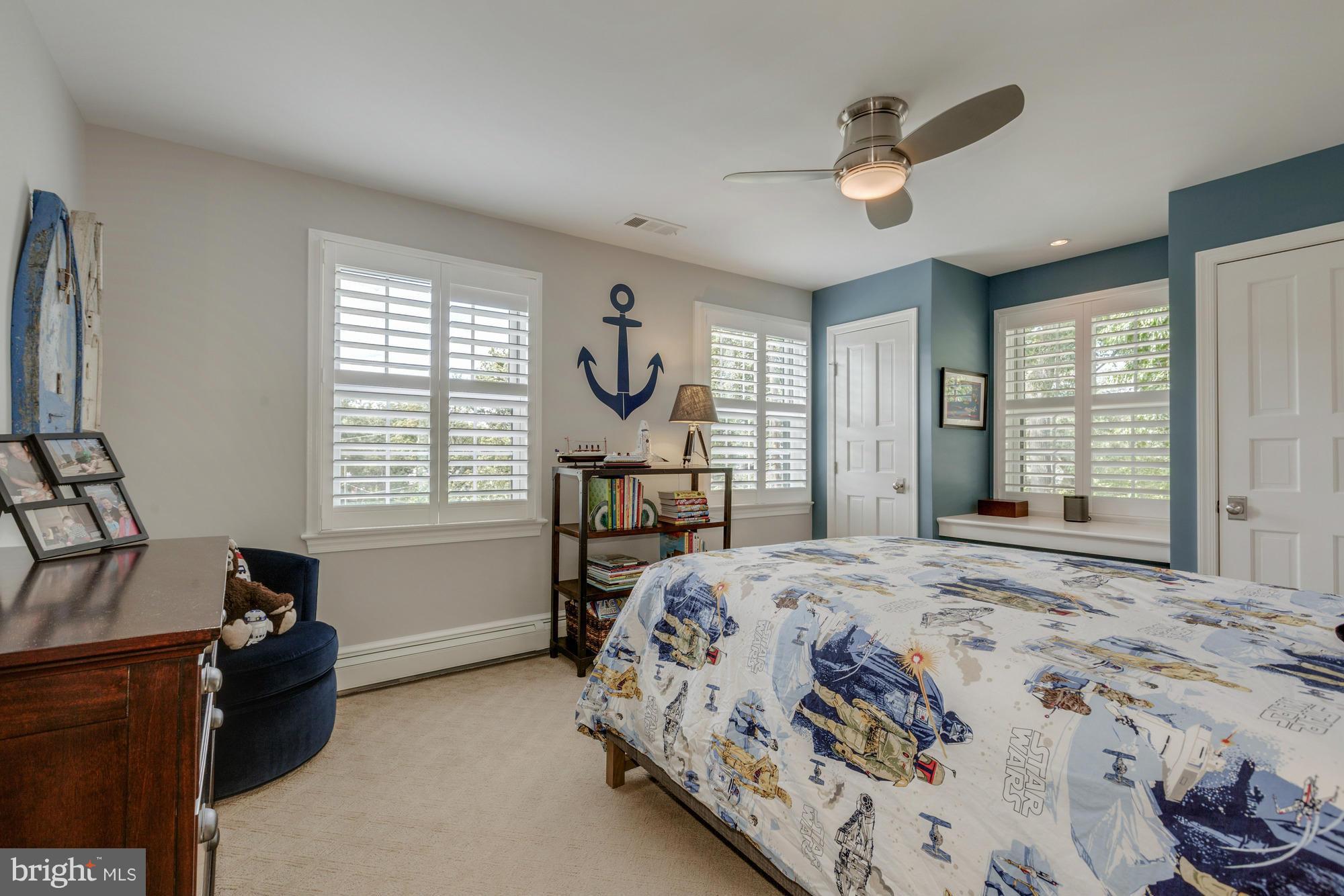 COUNTRY CLUB HILLS - Residential