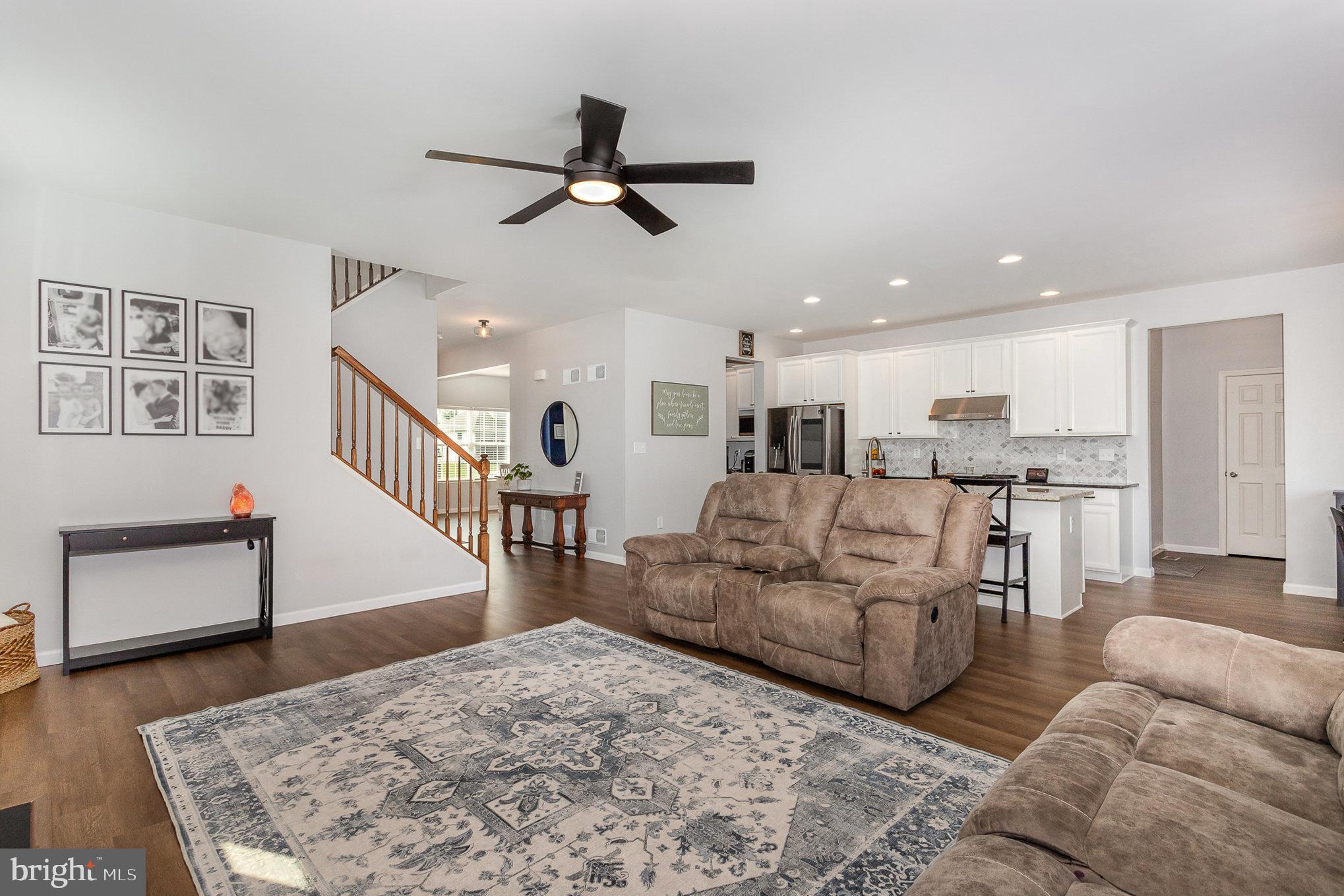 ROLLING MEADOWS - Residential