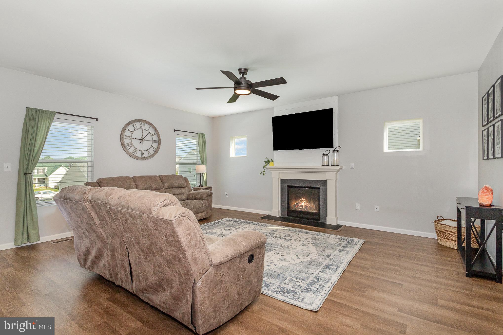 ROLLING MEADOWS - Residential