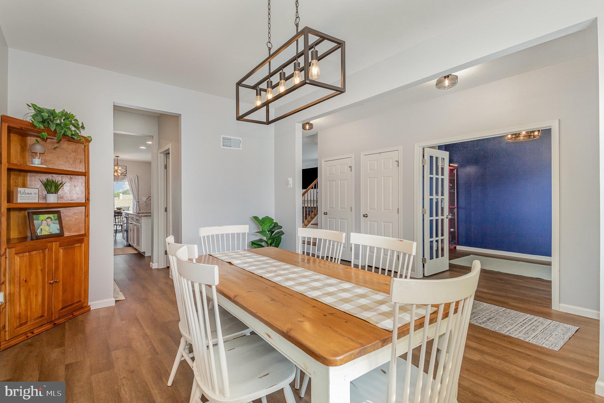 ROLLING MEADOWS - Residential