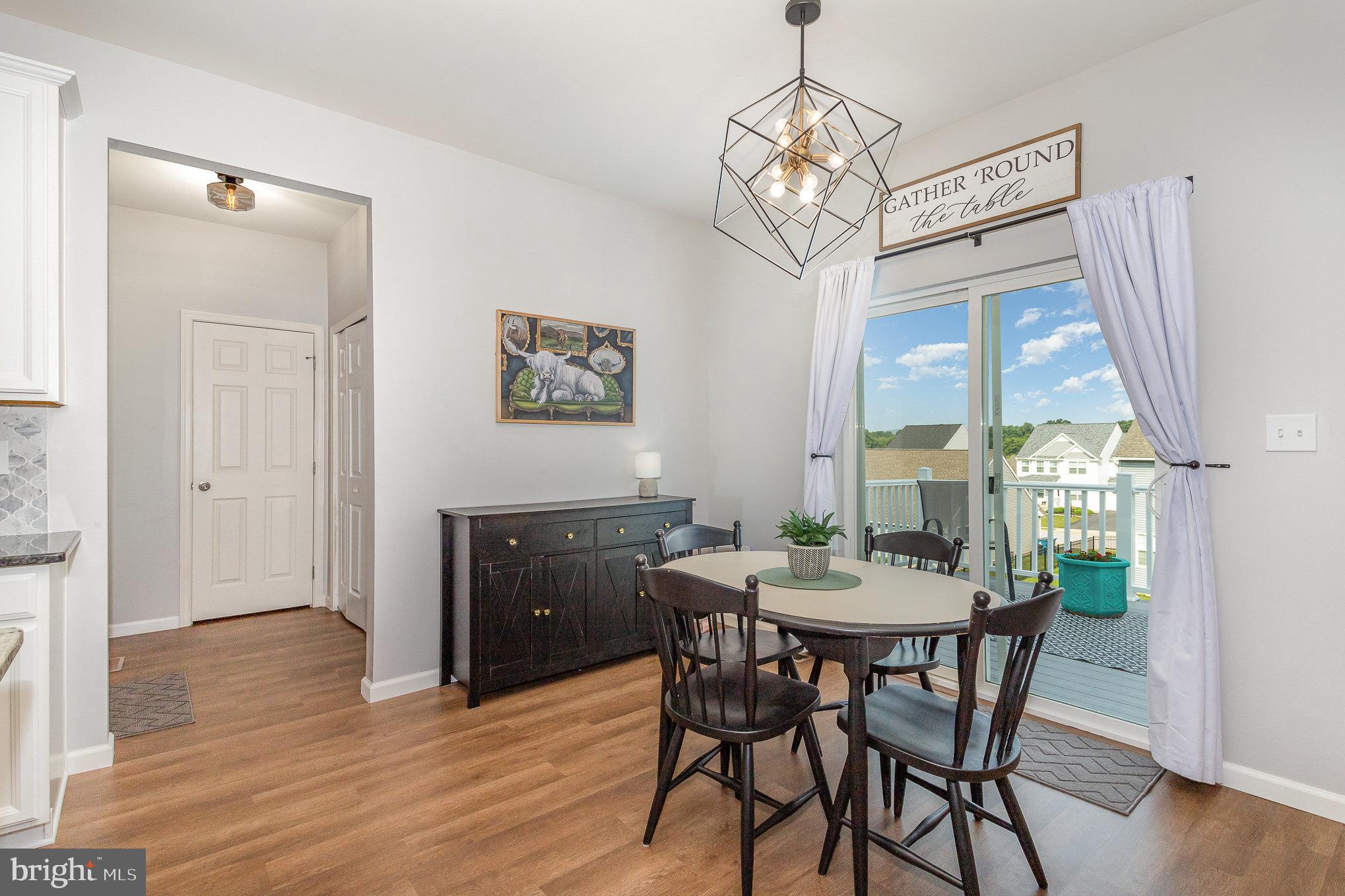 ROLLING MEADOWS - Residential