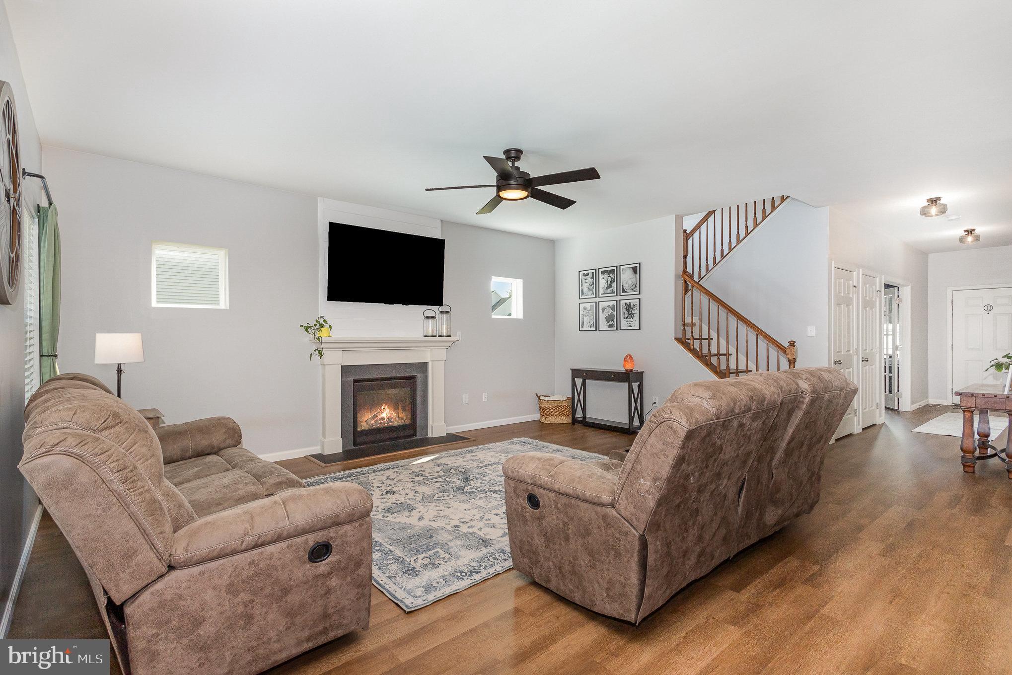 ROLLING MEADOWS - Residential