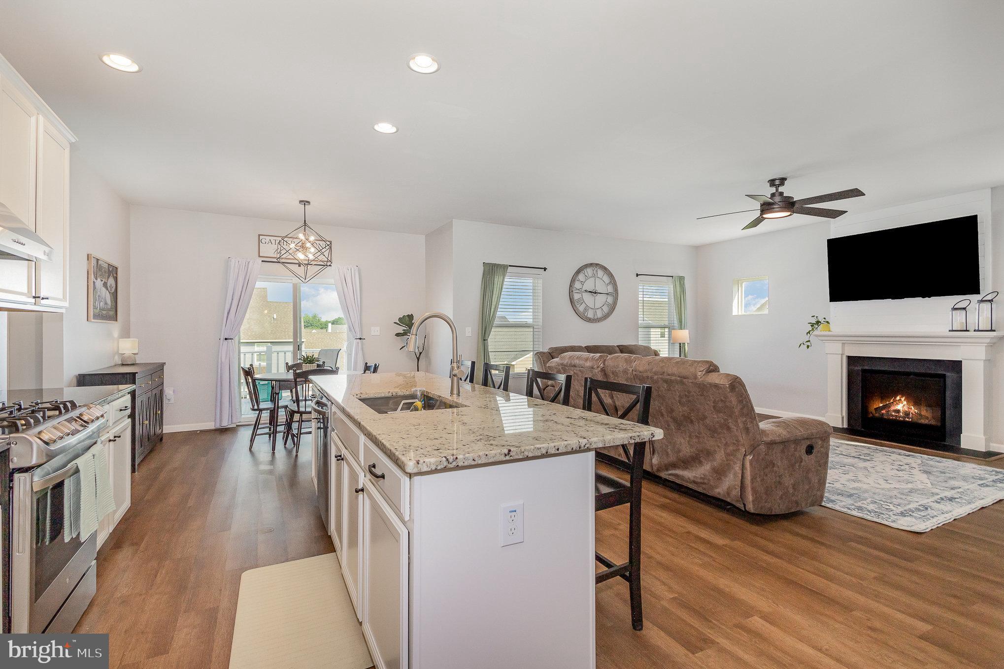 ROLLING MEADOWS - Residential