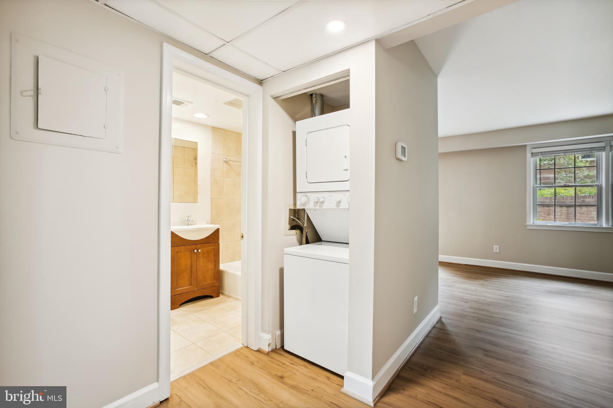 CANAL PLACE - Residential Lease