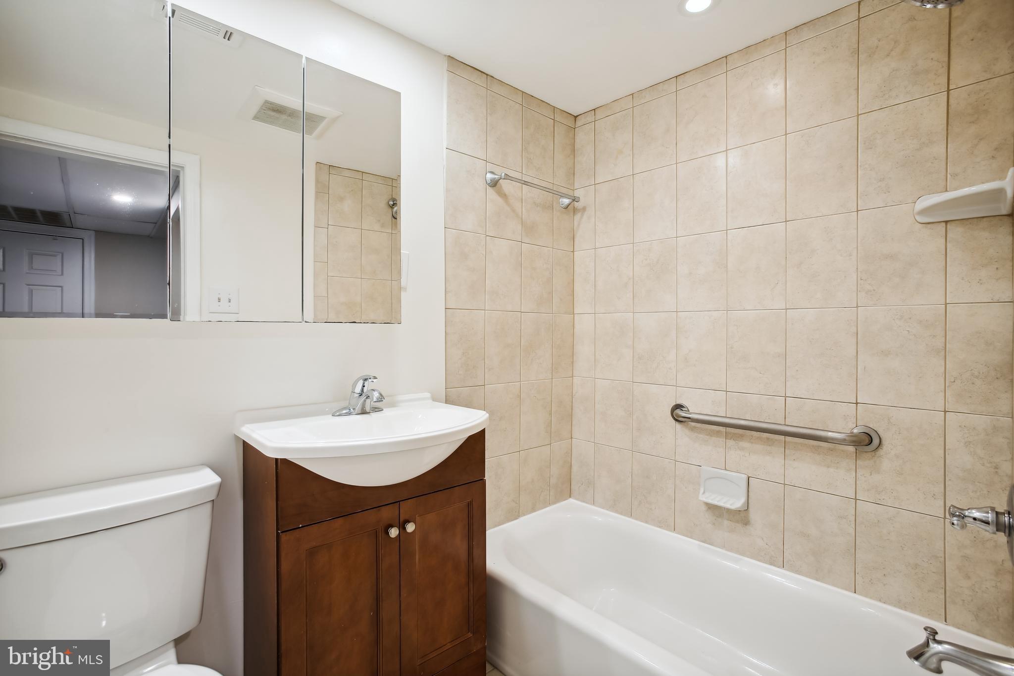 CANAL PLACE - Residential Lease