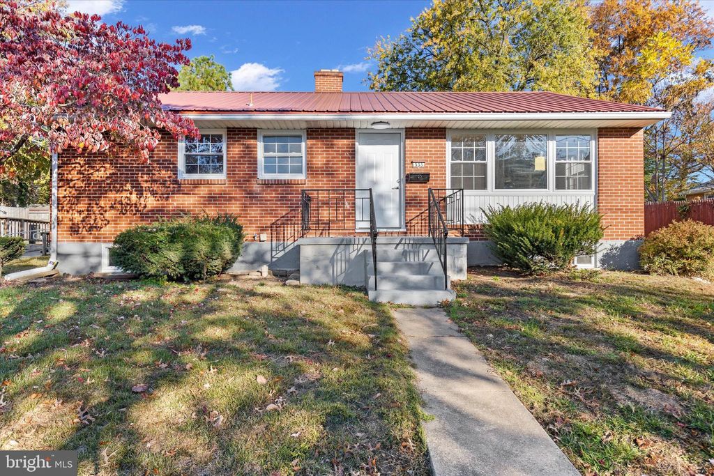 Photo of 533 E Park Street, ELIZABETHTOWN, PA 17022 (MLS # PALA2078674)